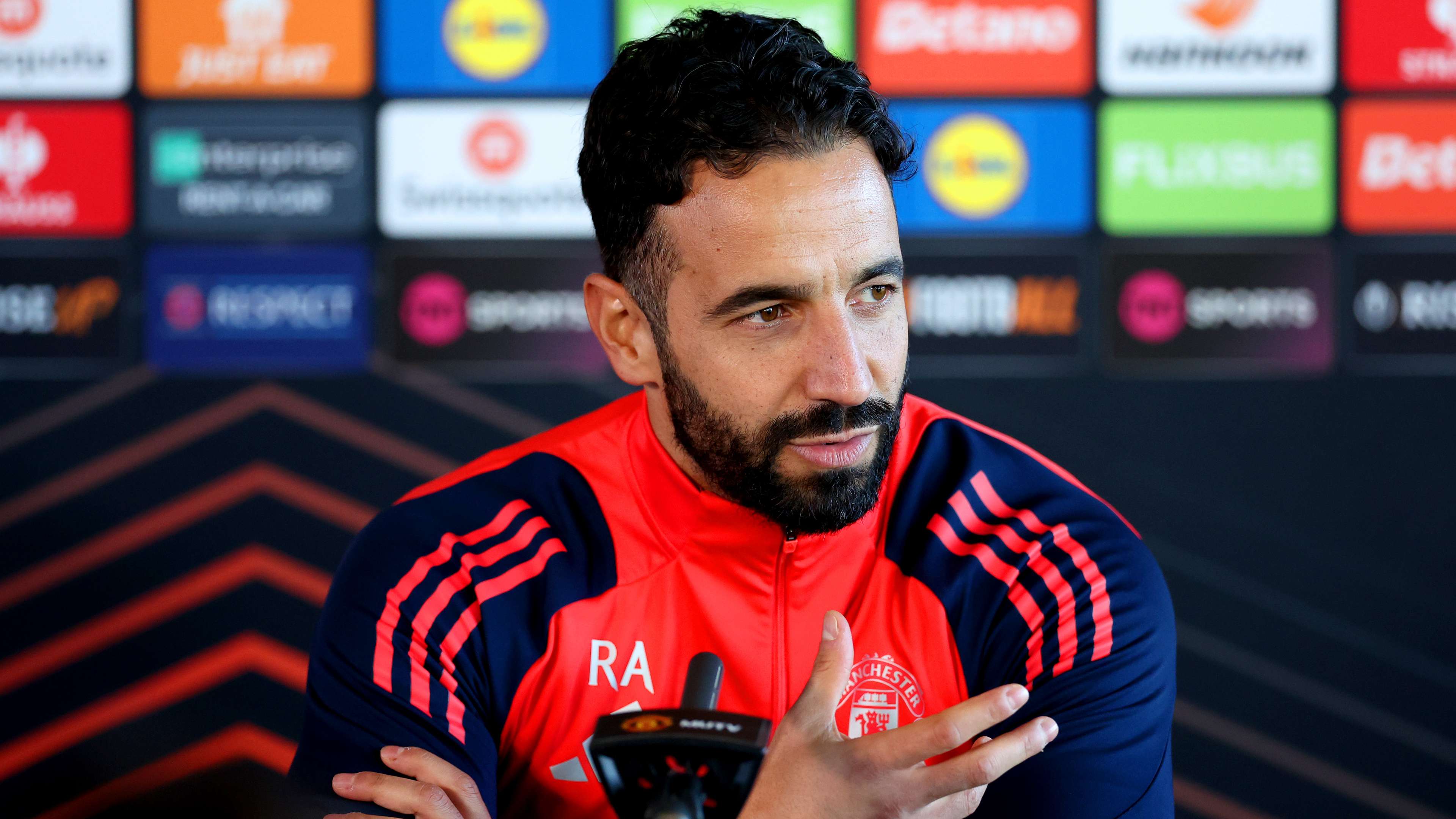 Amorim draws up three-man left-back shortlist  