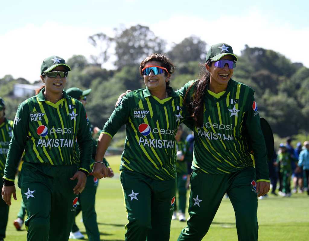 Aliya Riaz, Nida Dar lose PCB central contracts  