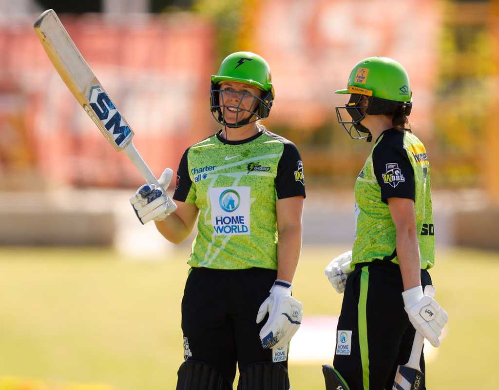 Knight, Bates keep Thunder on top of the table  