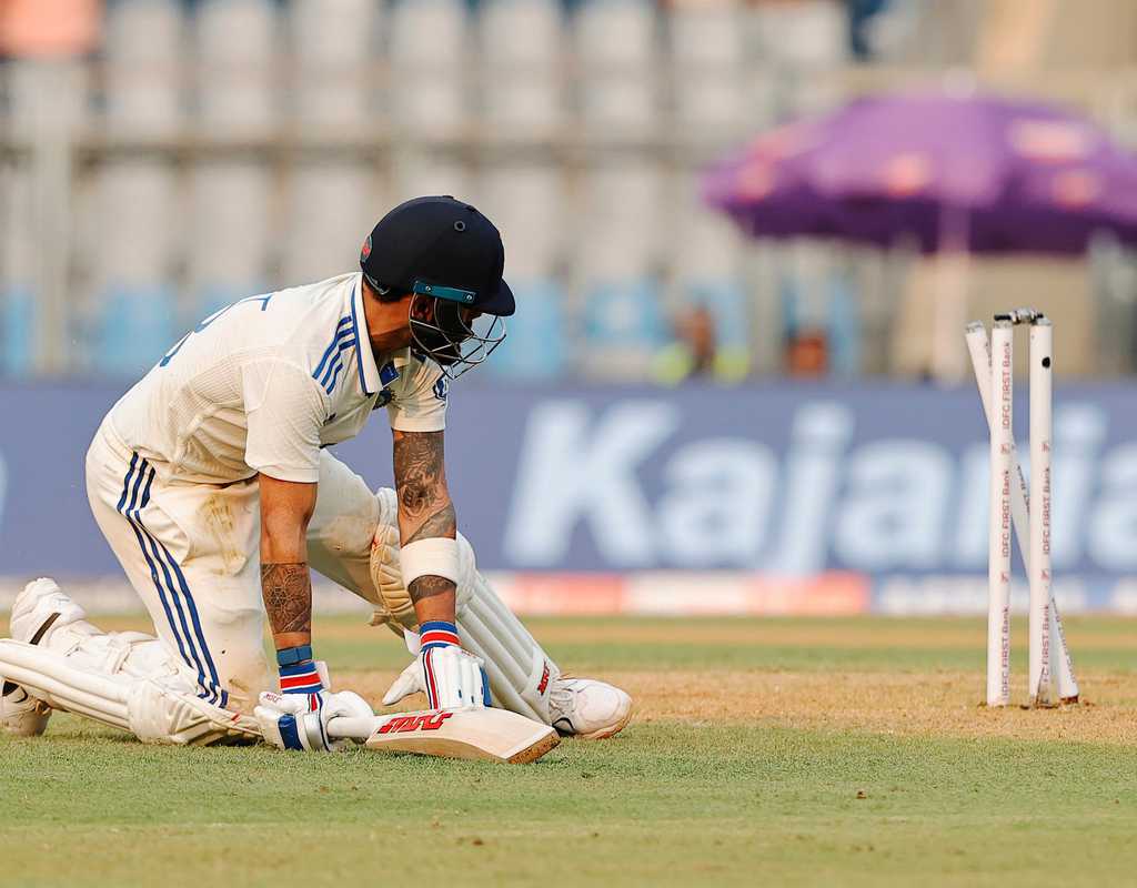 India fumble early shot at redemption in Mumbai  