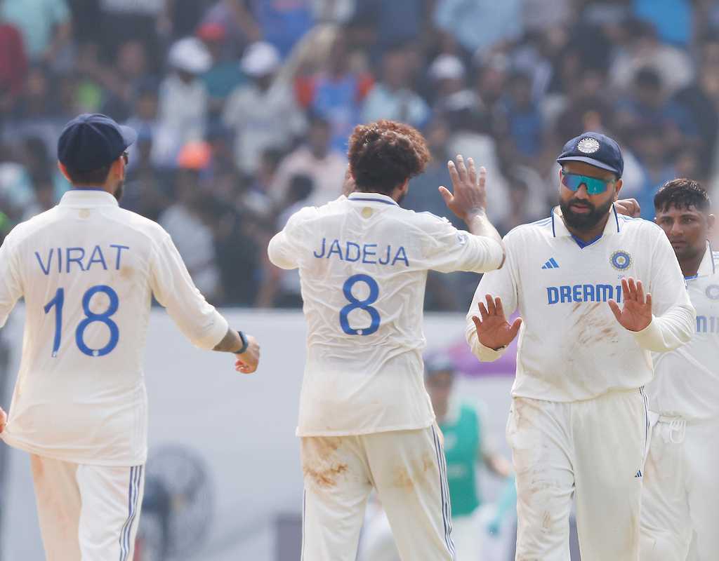 Jadeja keeps India in front amidst Young, Mitchell fifties  