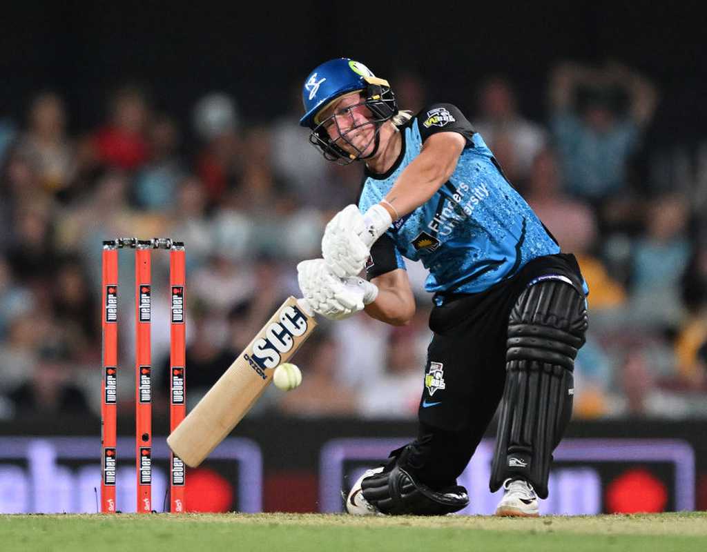Penna, McGrath help Strikers snap 5-match losing streak  