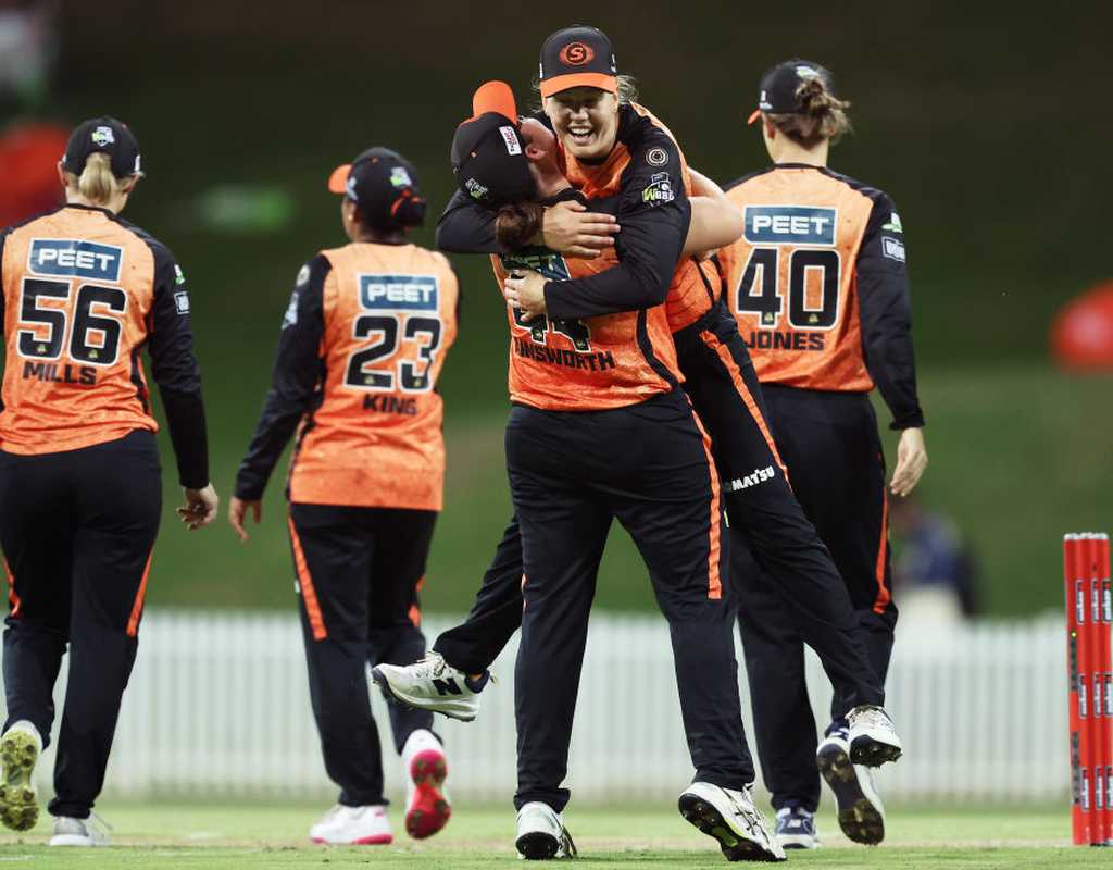 Devine, Hemalatha power Scorchers to massive win  