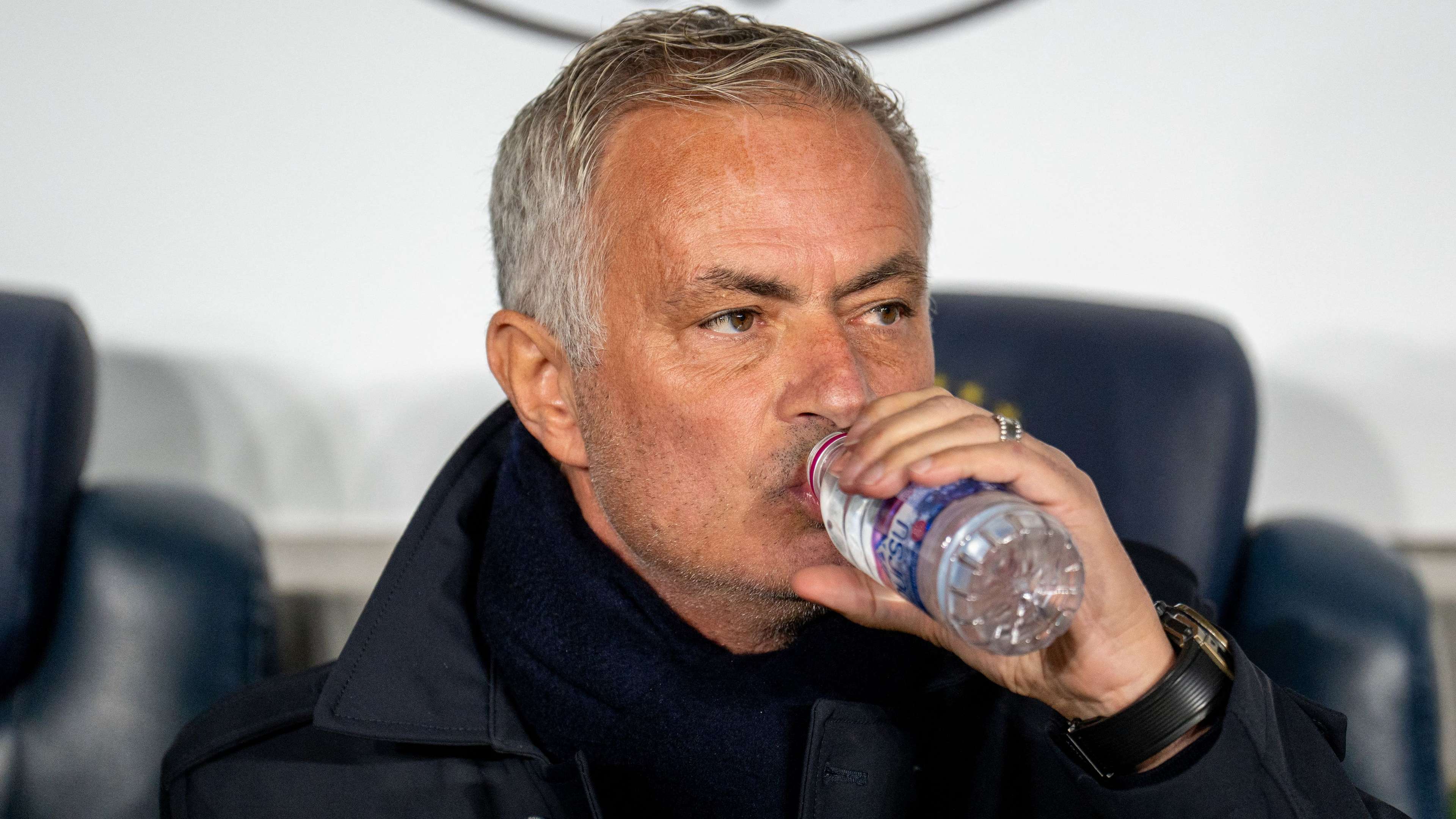 Mourinho to leave Turkey to undergo surgery  