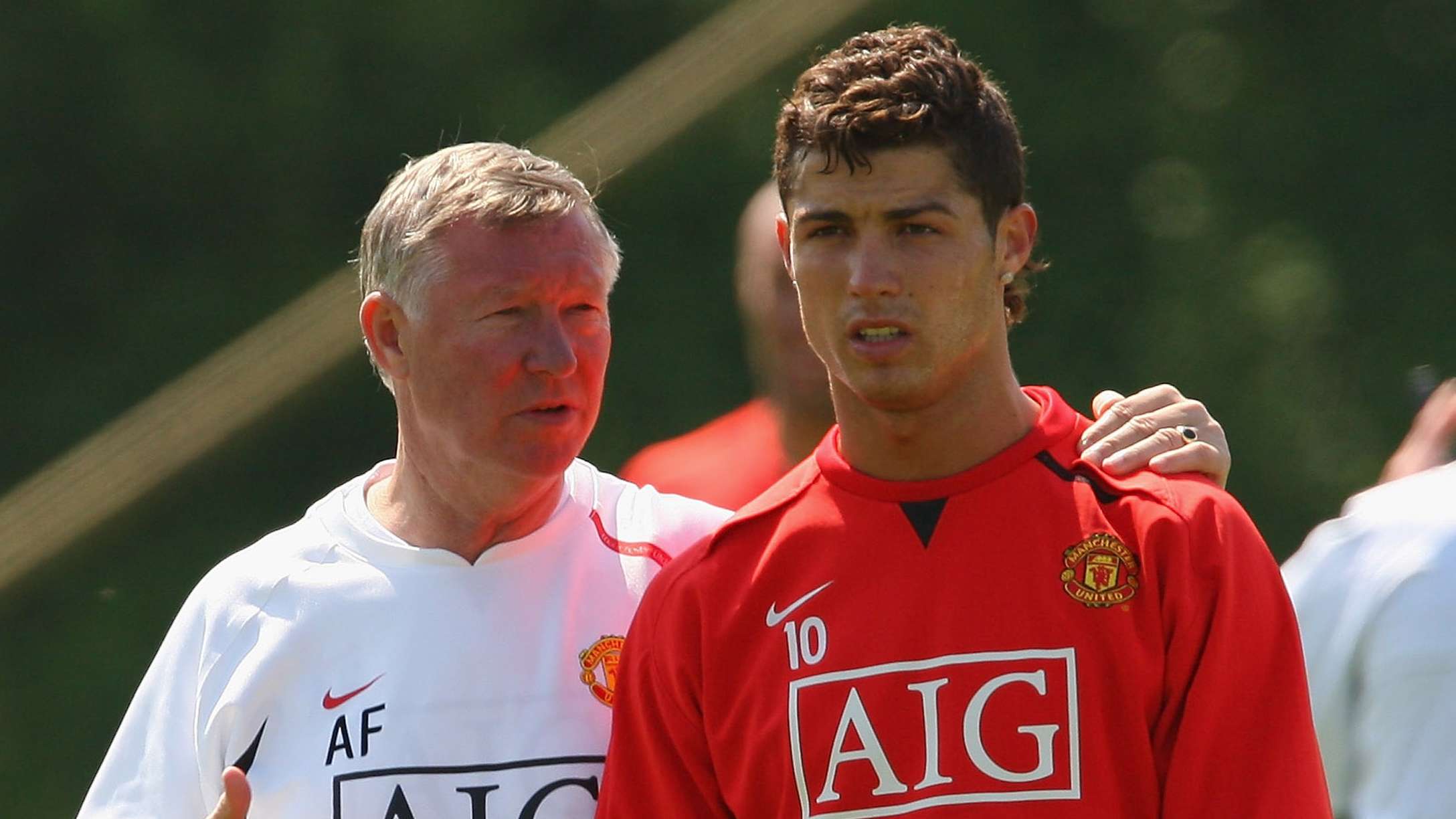 'Who do you think you are?!' - Ronaldo reduced to tears by Sir Alex  