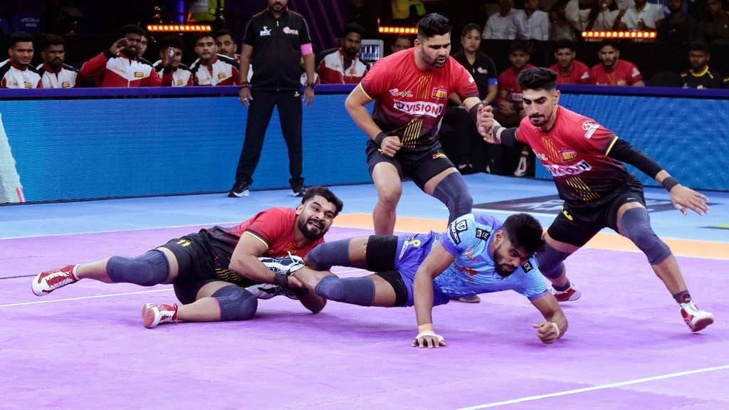 Defenders Fazel, Nitesh shine as Bengal Warriorz beat Bengaluru Bulls  