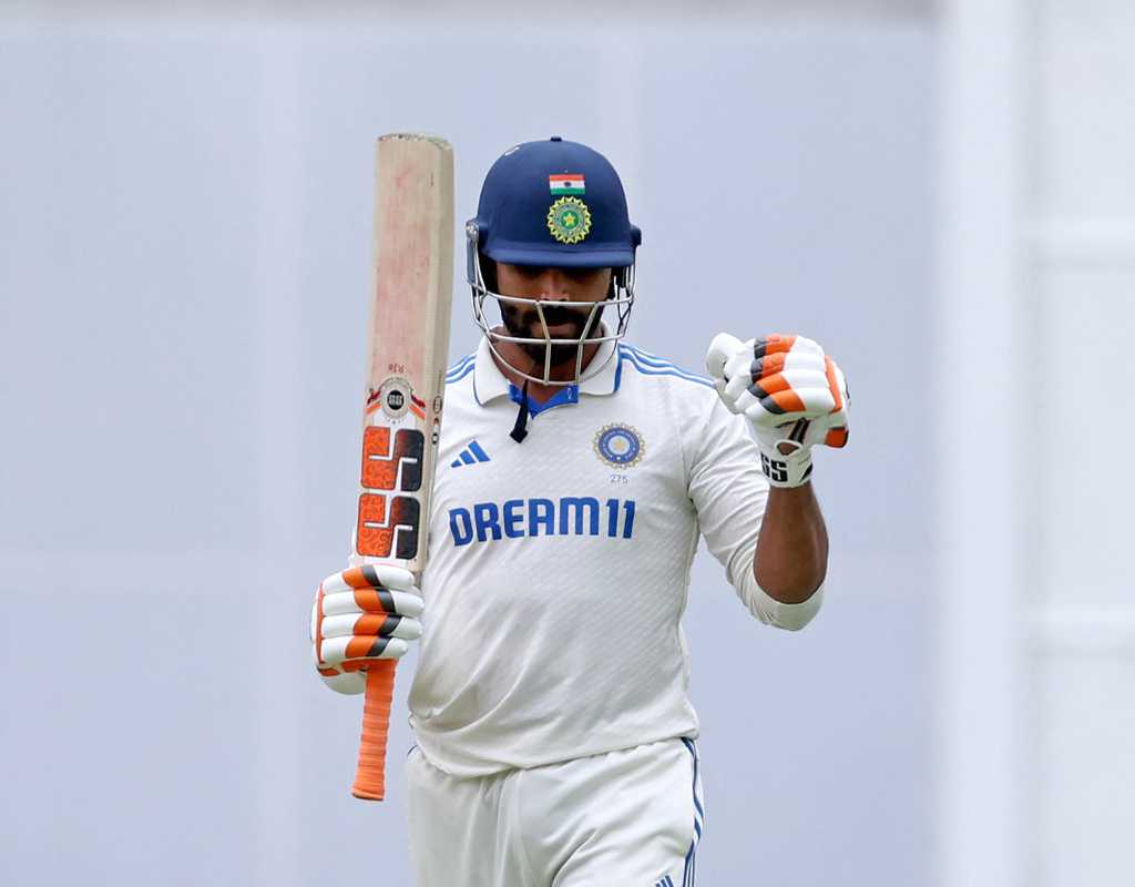 Jadeja holds firm even as Cummins' strike threatens India   Jadeja holds firm even as Cummins' strike threatens India