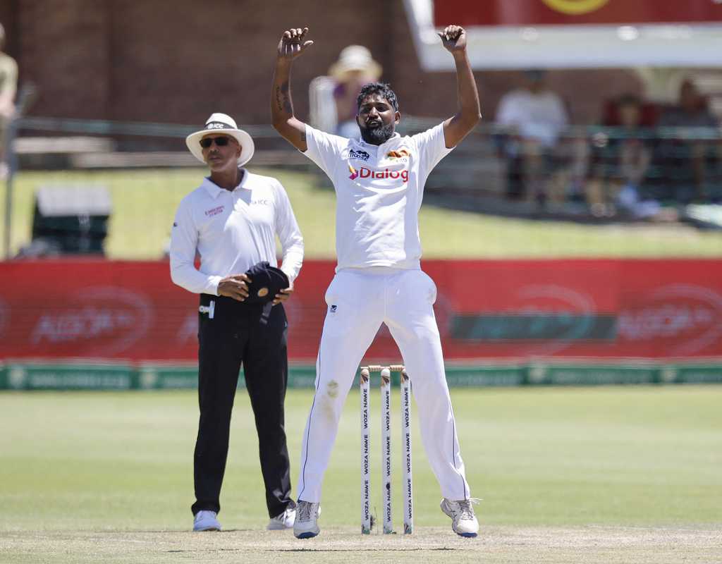 Jayasuriya strikes but SA drag lead past 300  