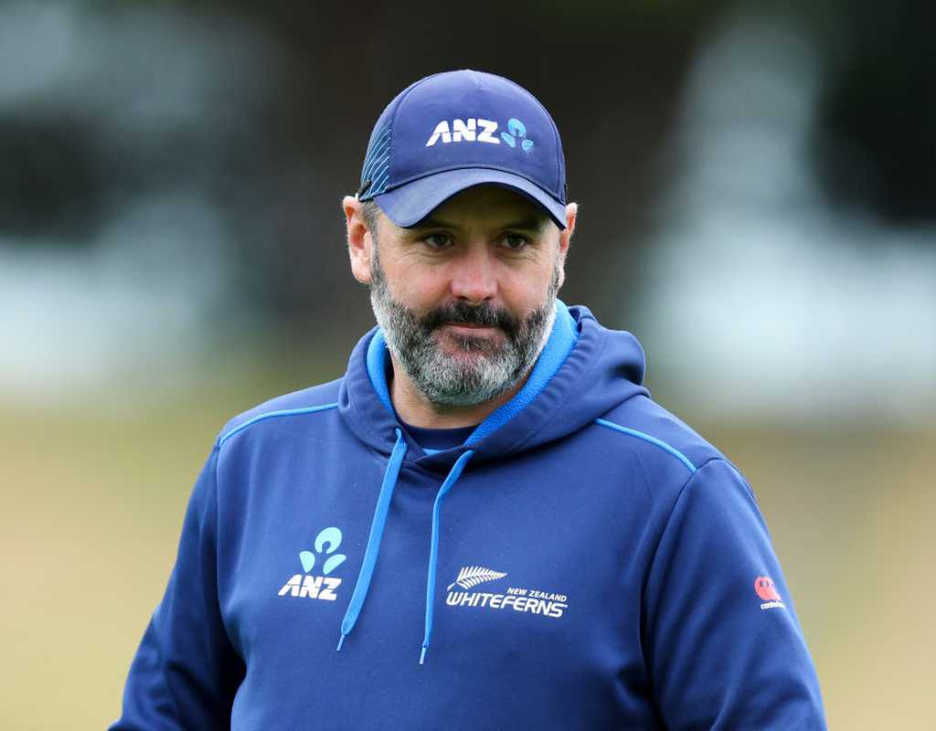 Ben Sawyer signs two-year extension as NZ Women's coach  