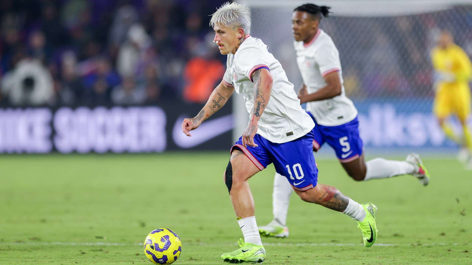 📽️ | Luna delivers perfect assist to White with broken nose  