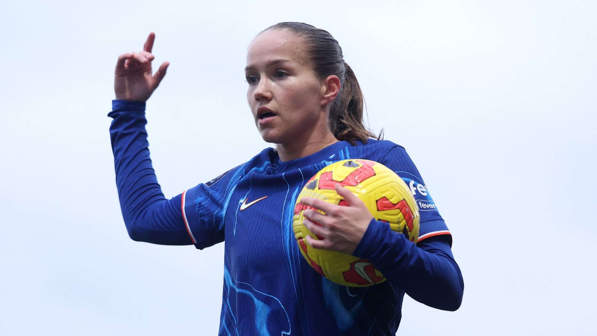 Bright next? Reiten becomes second player in two days to extend Chelsea contract  