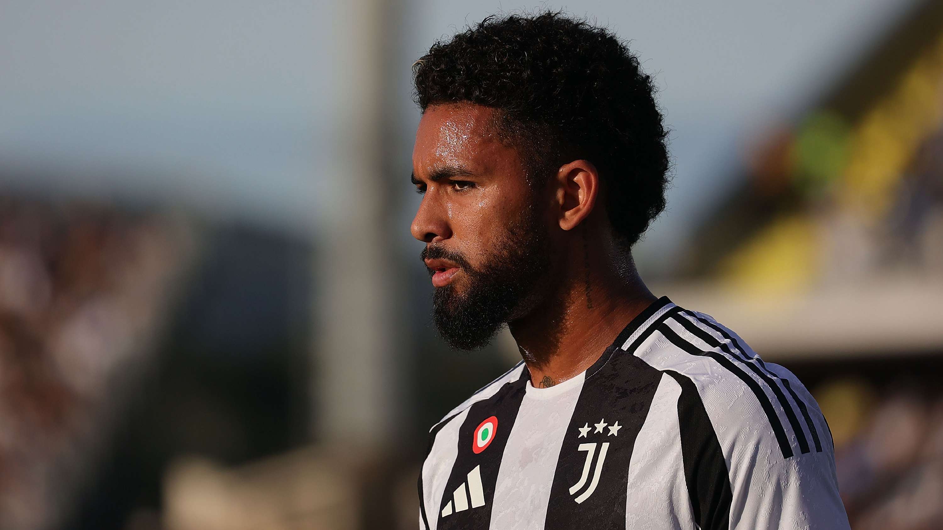 Man City weigh up re-signing Luiz from Juventus  