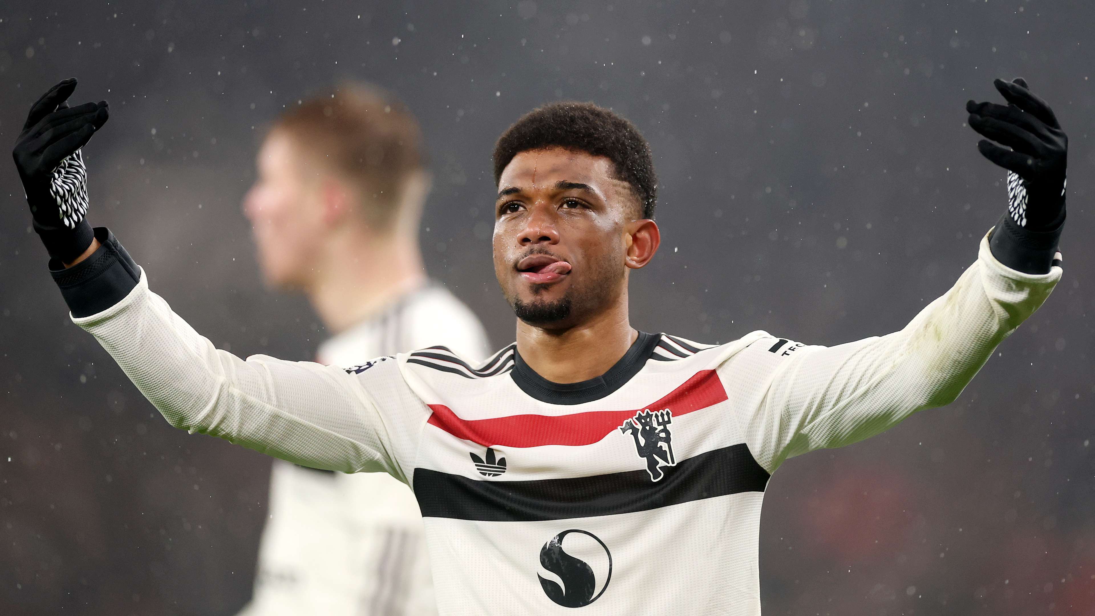 Amad signs new Man Utd deal despite interest from 'top clubs'  