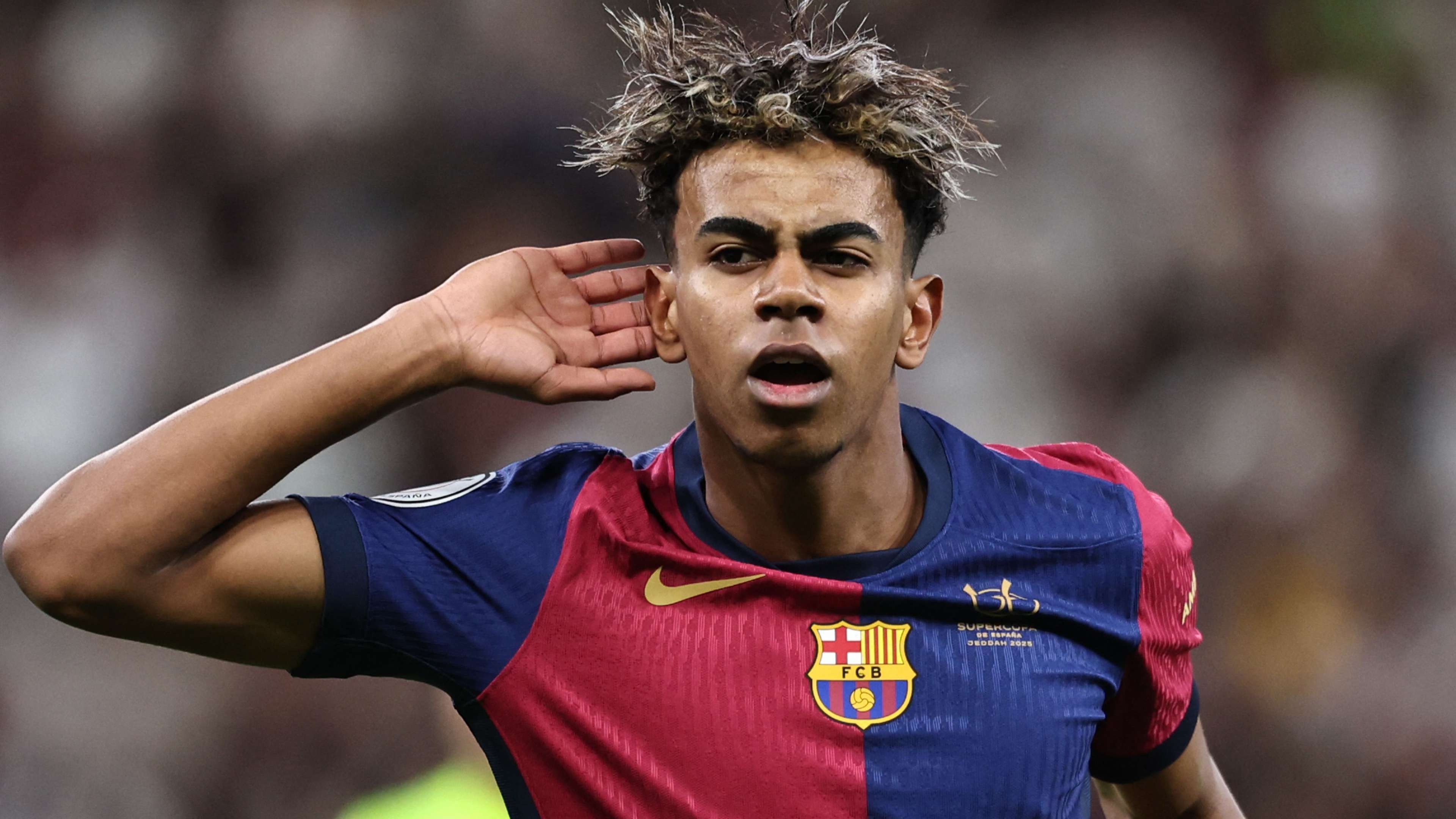 📽️ | Yamal covers Real Madrid badge as he poses with young fan  