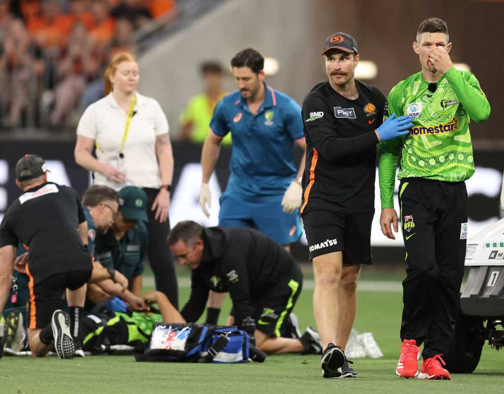 Bancroft breaks nose and shoulder after horrible collision with Sams  