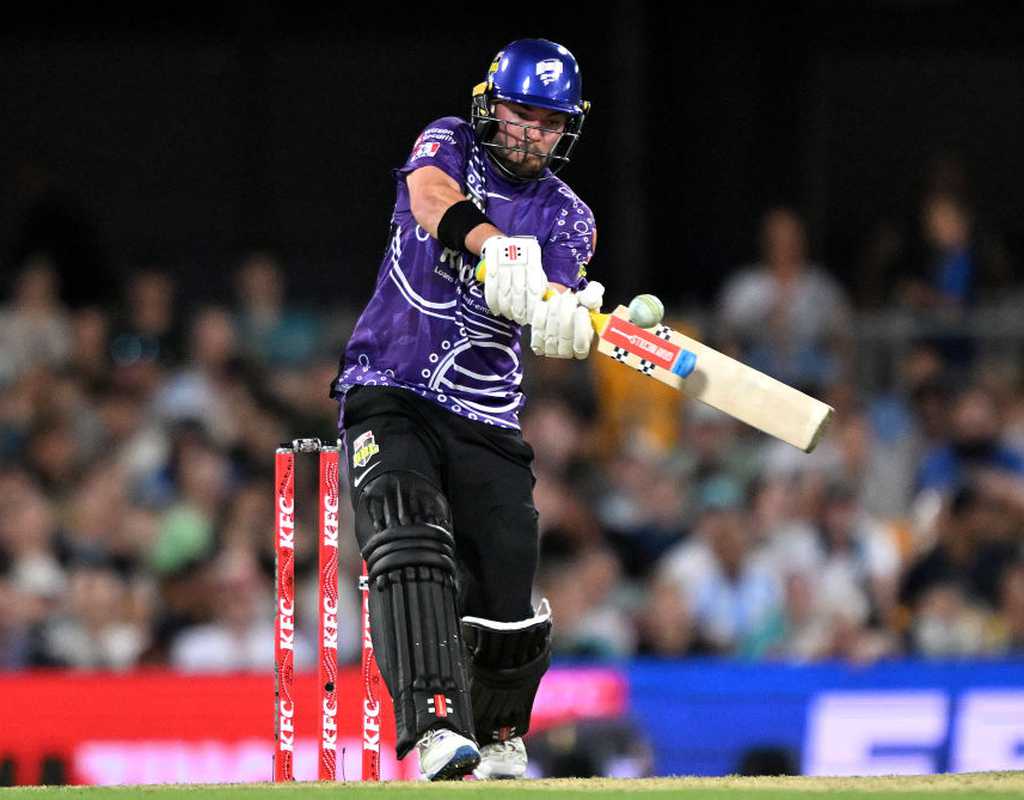 Jewell, Owen extend Hurricanes' juggernaut   Jewell, Owen extend Hurricanes' juggernaut