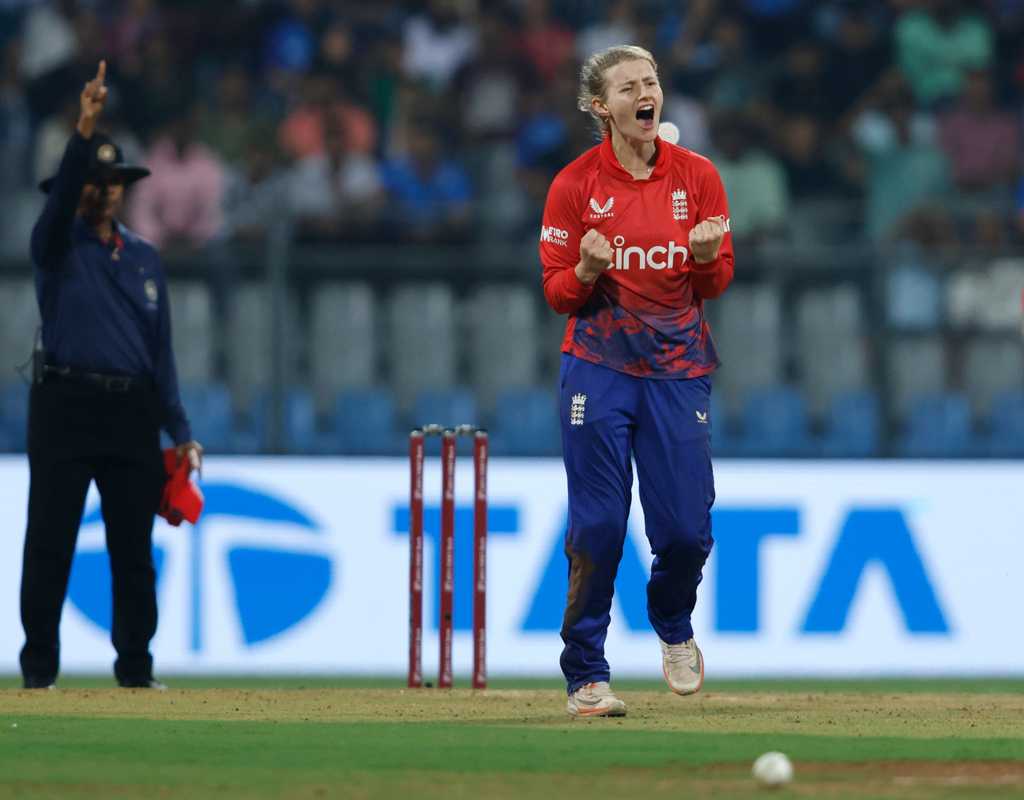 WPL 2025: RCB rope in Charlie Dean for the injured Sophie Molineux   WPL 2025: RCB rope in Charlie Dean for the injured Sophie Molineux