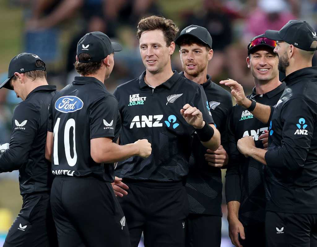 NZ demolish SL despite Theekshana's hattrick  
