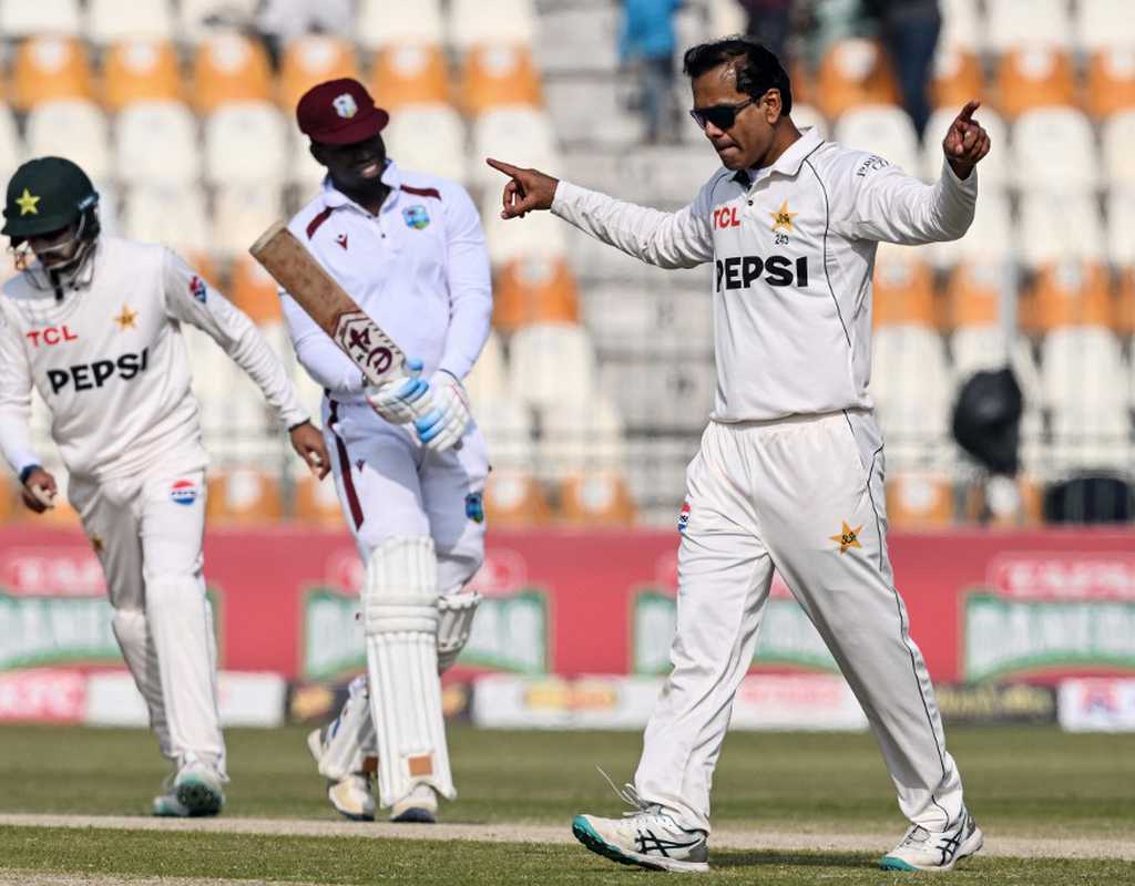 Noman, Sajid lead Pakistan's charge on 19-wicket day   Noman, Sajid lead Pakistan's charge on 19-wicket day