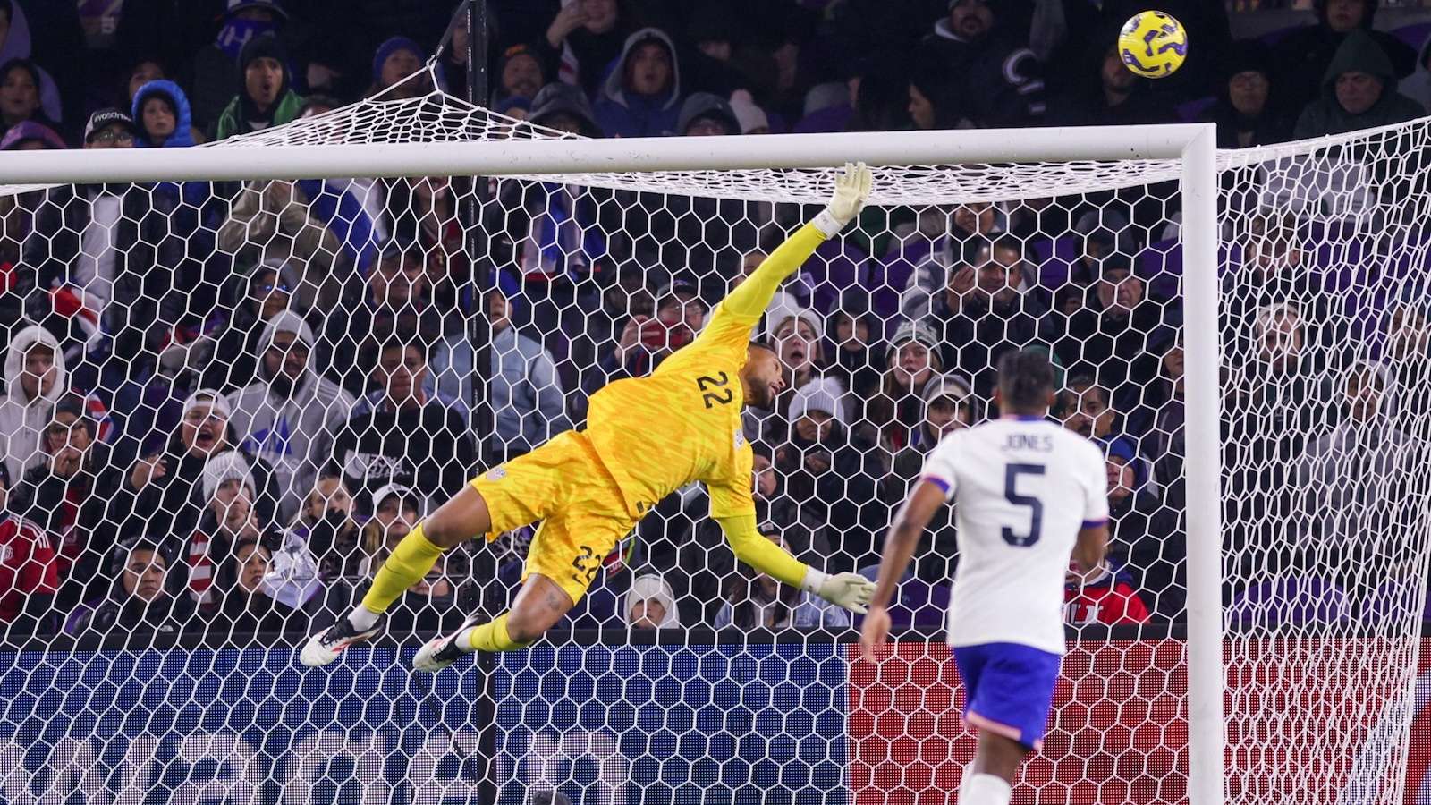 Steffen and Luna soar, young MLS stars score in USMNT win  