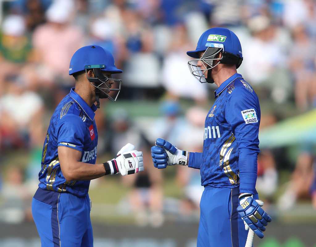 Reeza, van der Dussen star in MI Cape Town's easy win  