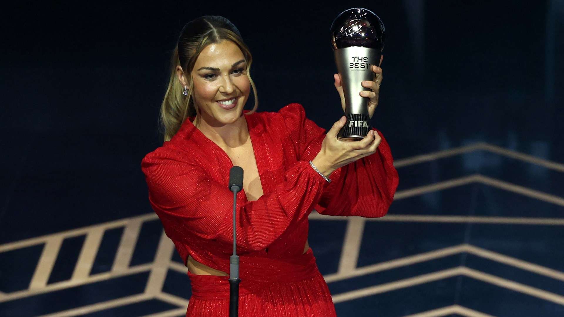 How leaving 'craziness of England' is helping Earps' Best bid  