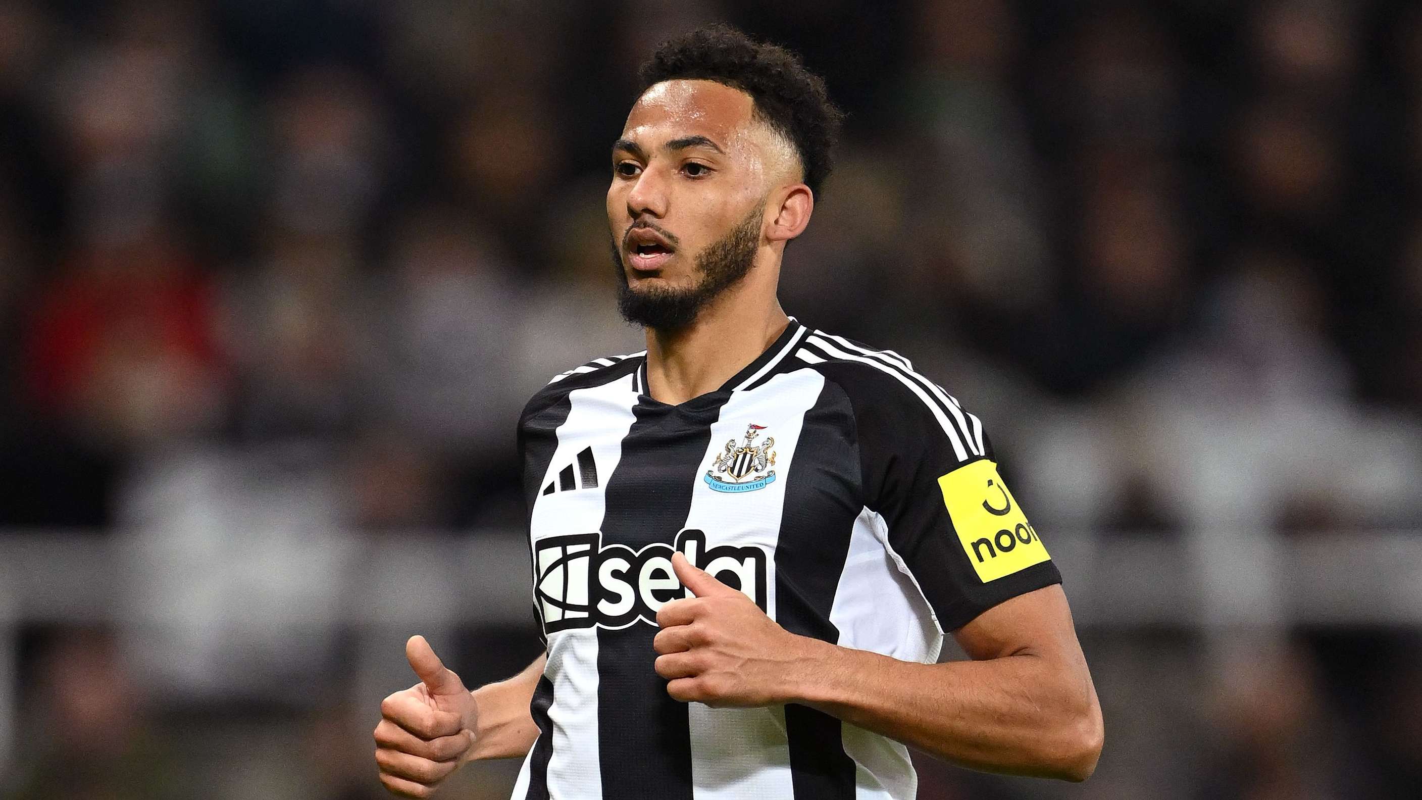 Kelly to Juventus?! Old Lady close in on Newcastle defender  