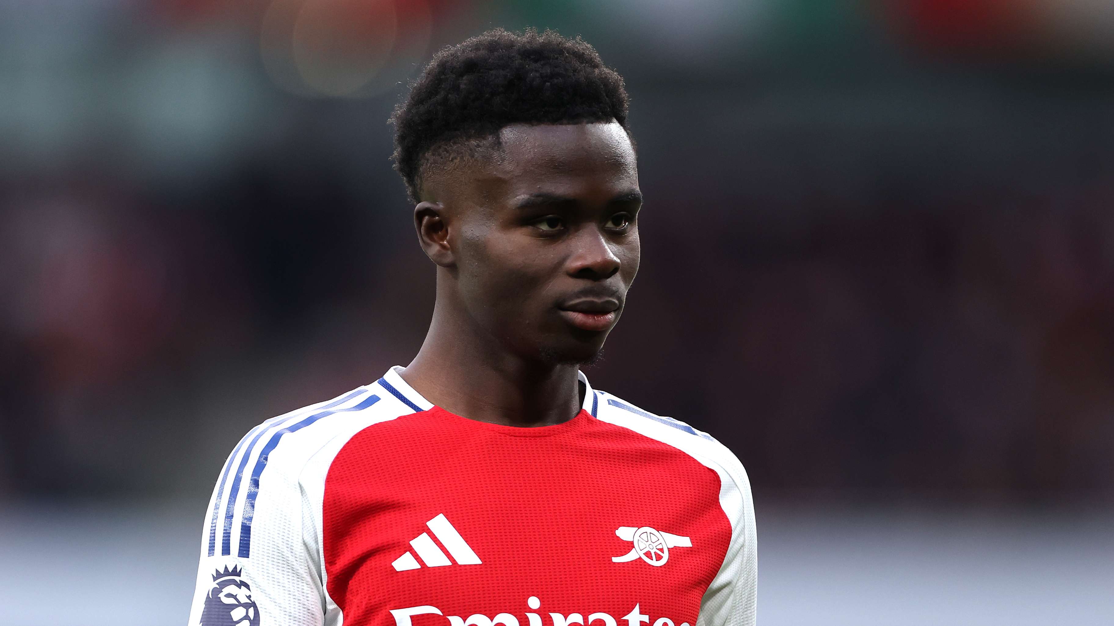 Saka shows off hamstring surgery scar as he steps up recovery  