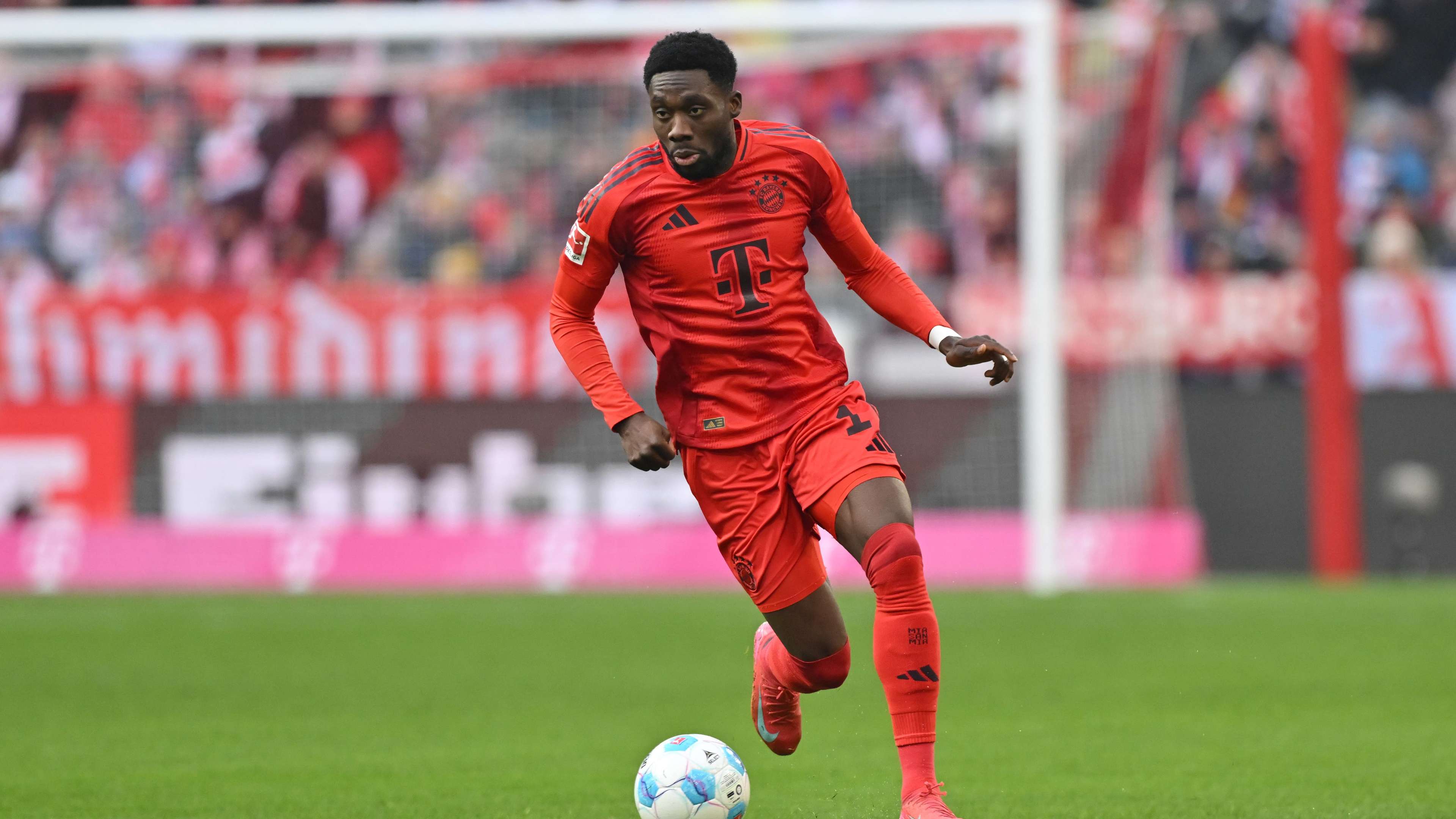 Bayern Munich star Alphonso Davies signs new deal  