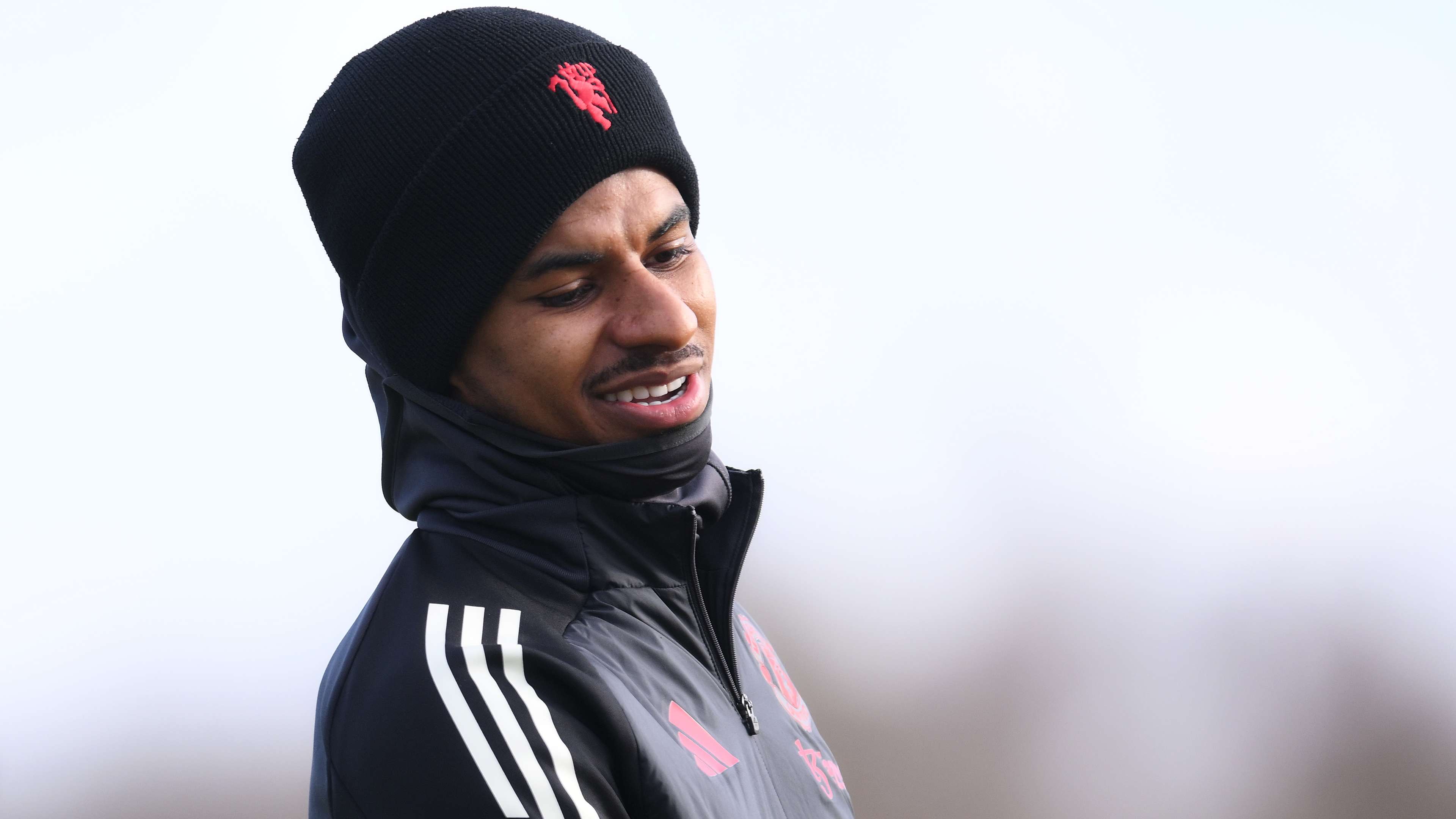 'He doesn't look happy' - Giggs on Rashford move  