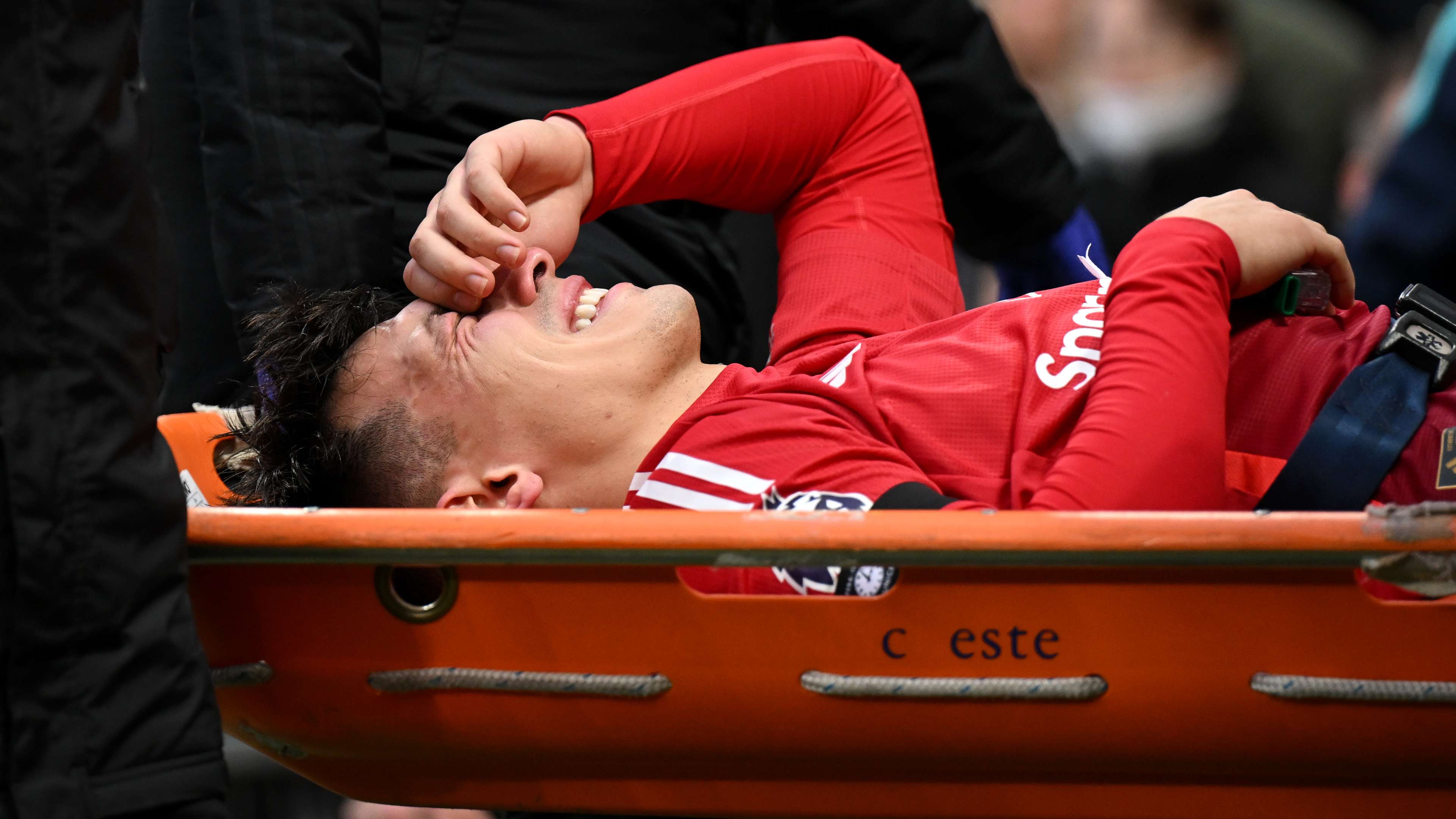 Martinez to undergo surgery as Man Utd defender suffers ACL injury  