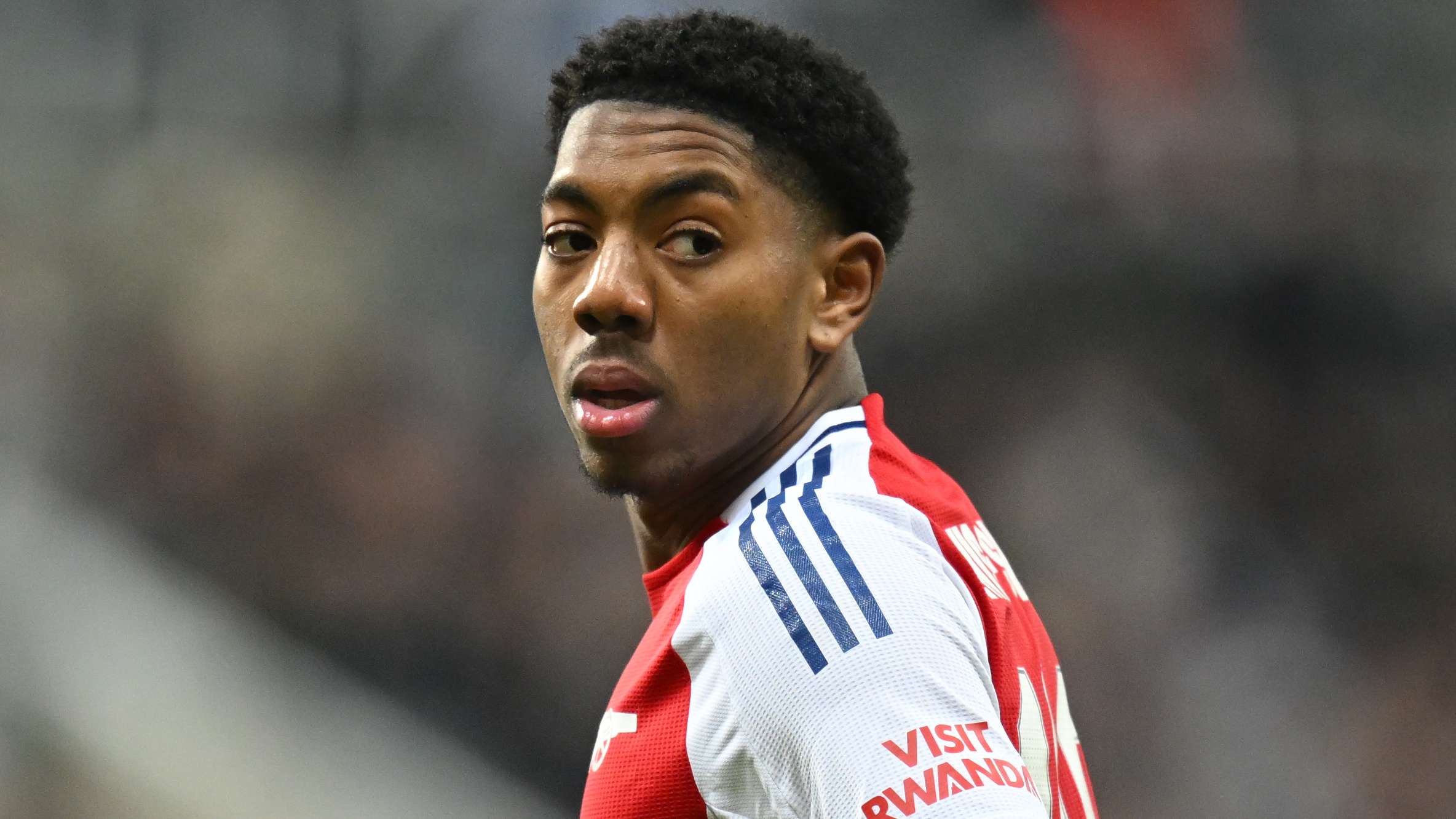 Lewis-Skelly told to 'stay humble' by Arsenal legend  