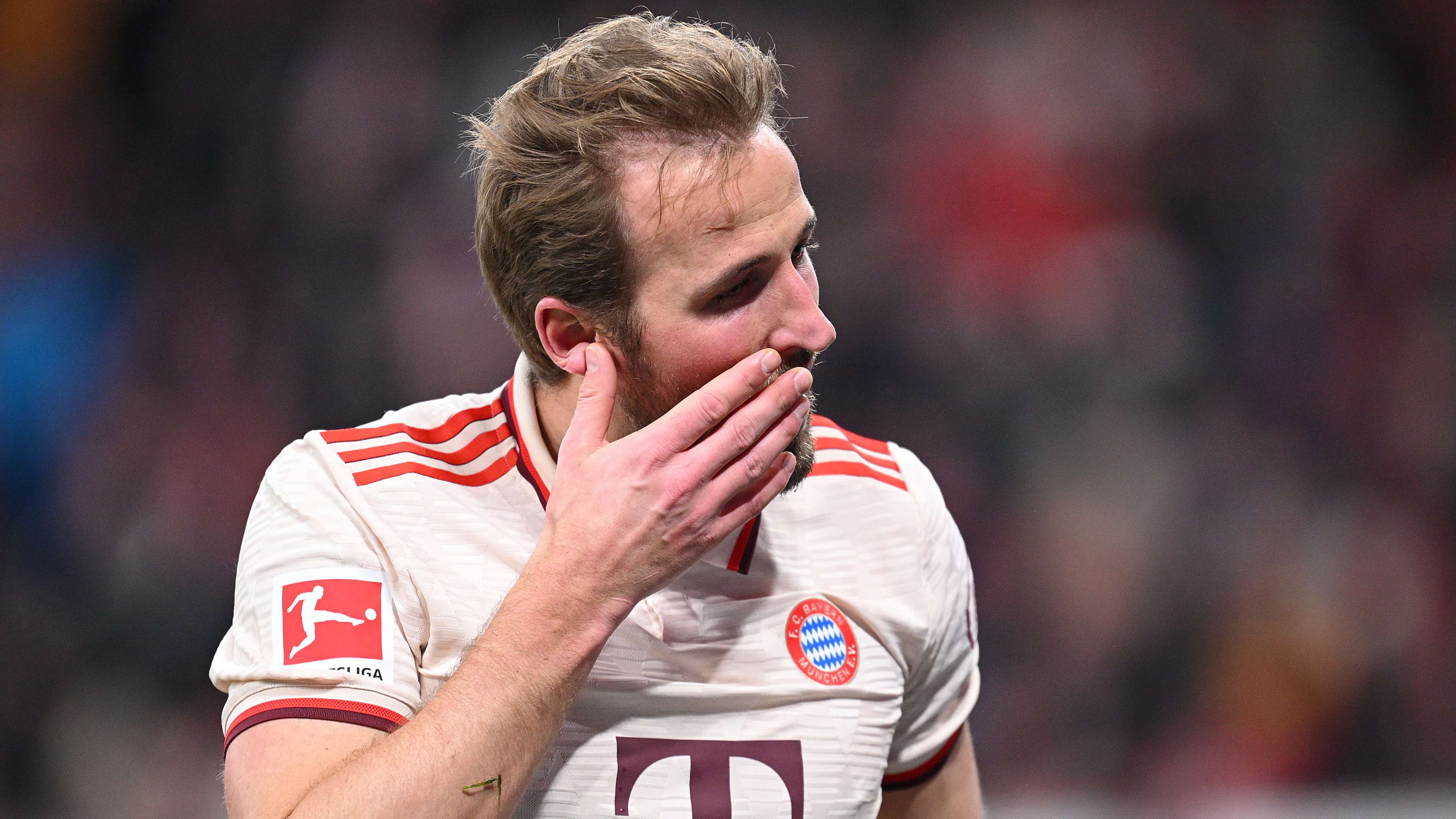 Kane kept silent as Bayern cling on for Leverkusen draw  