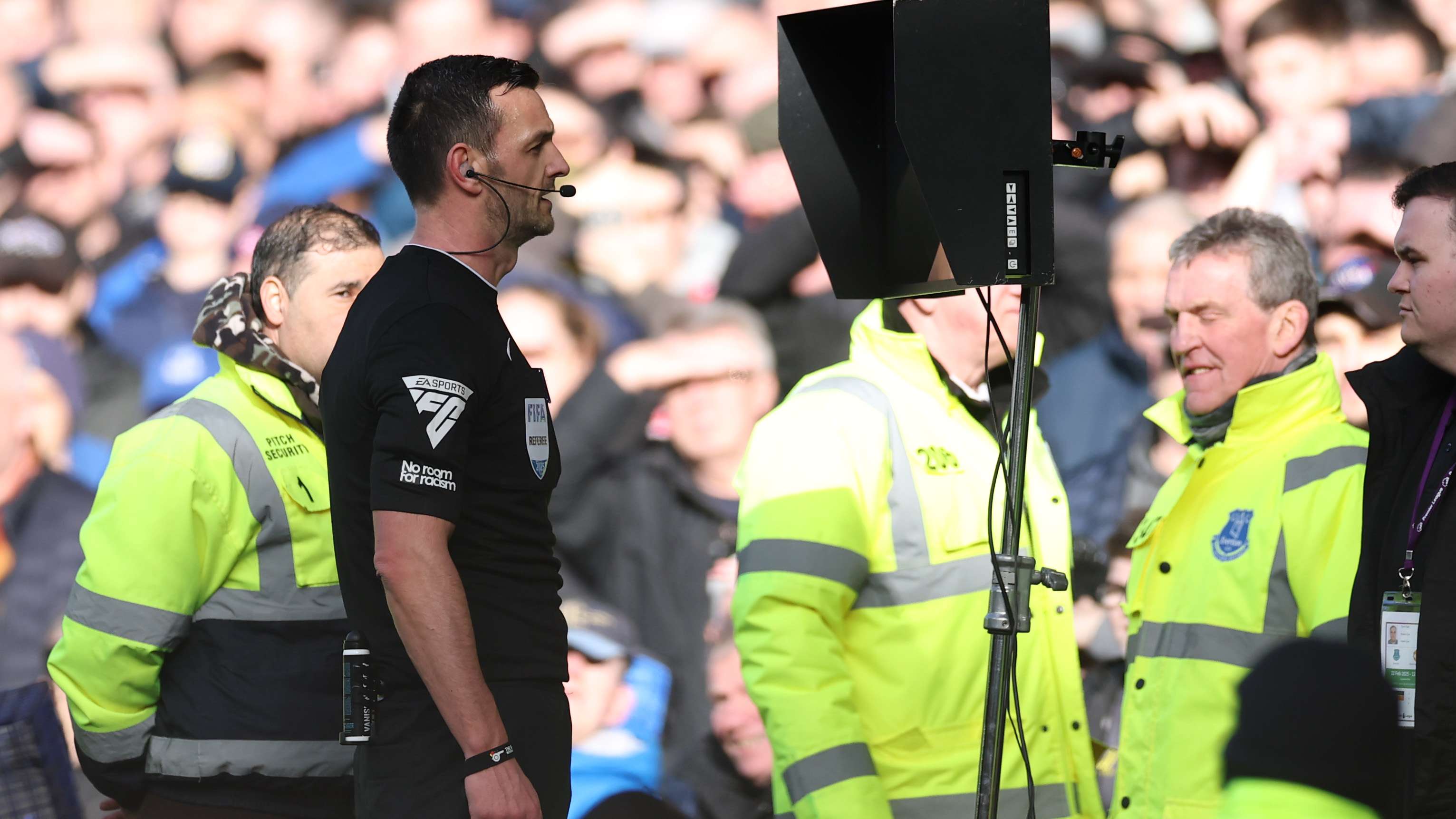Fans claim VAR missed the right ANGLE on Everton penalty call  