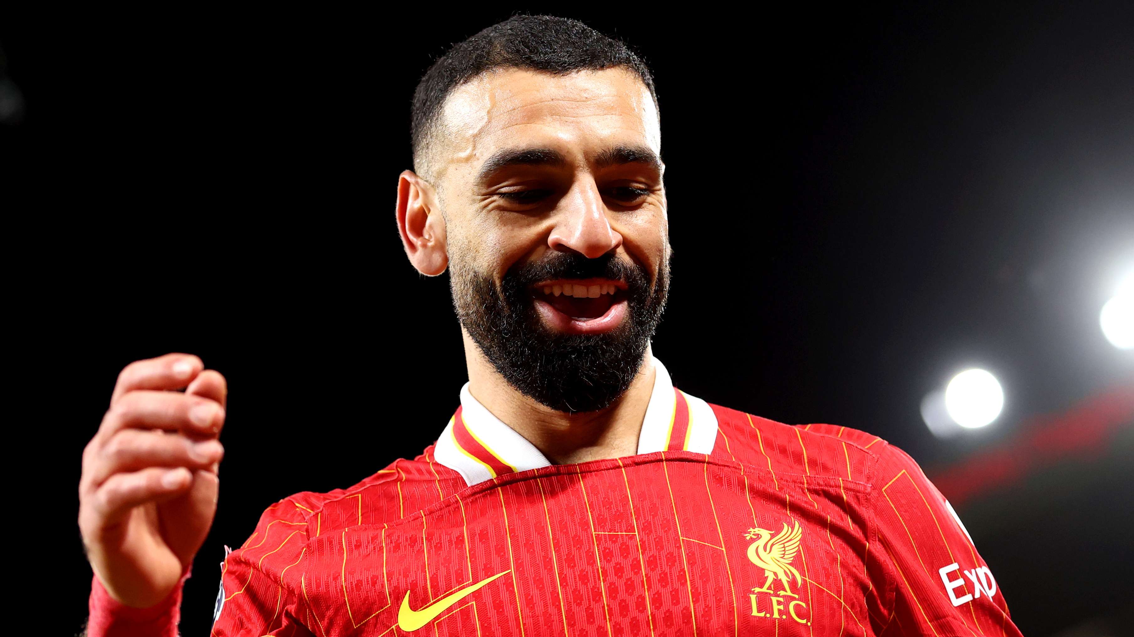 Salah all smiles as Liverpool close in on PL title  