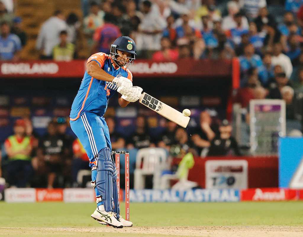 Concussion sub row: Former ICC match referee Chris Broad sees 'bias and corruption'   Concussion sub row: Former ICC match referee Chris Broad sees 'bias and corruption'