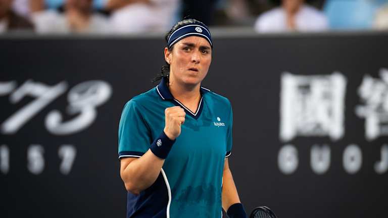 Carlos Alcaraz battles past Hubert Hurkacz in Rotterdam to reach first indoor final of career  