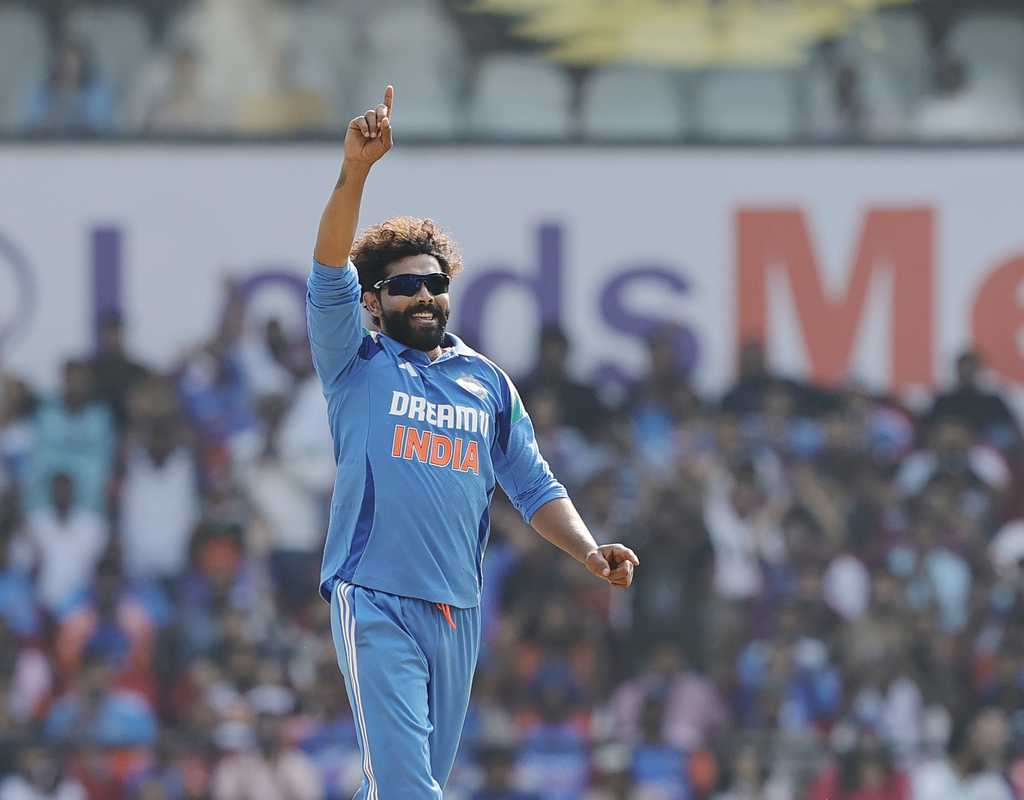 Jadeja, debutant Rana restrict England to 248  