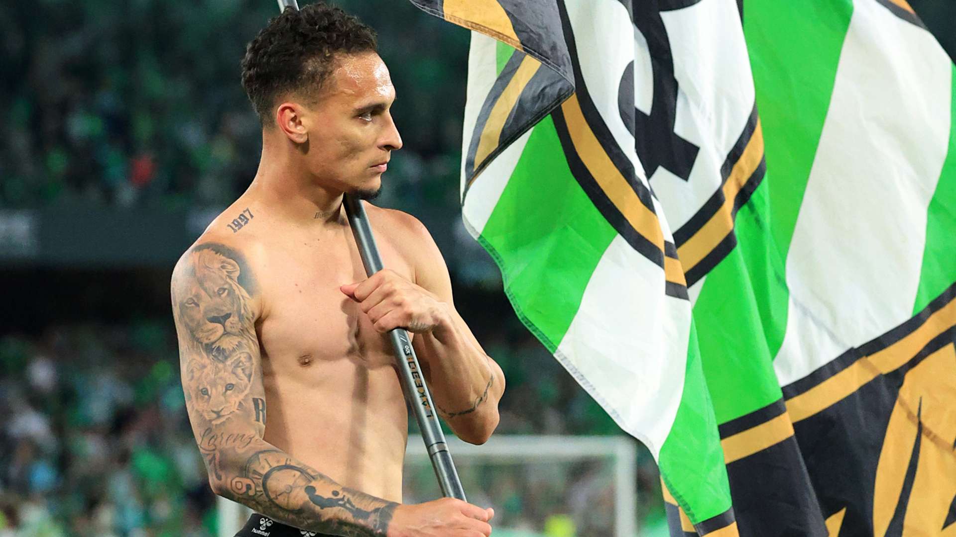 📽️ | Antony leads wild Betis celebrations after derby victory  