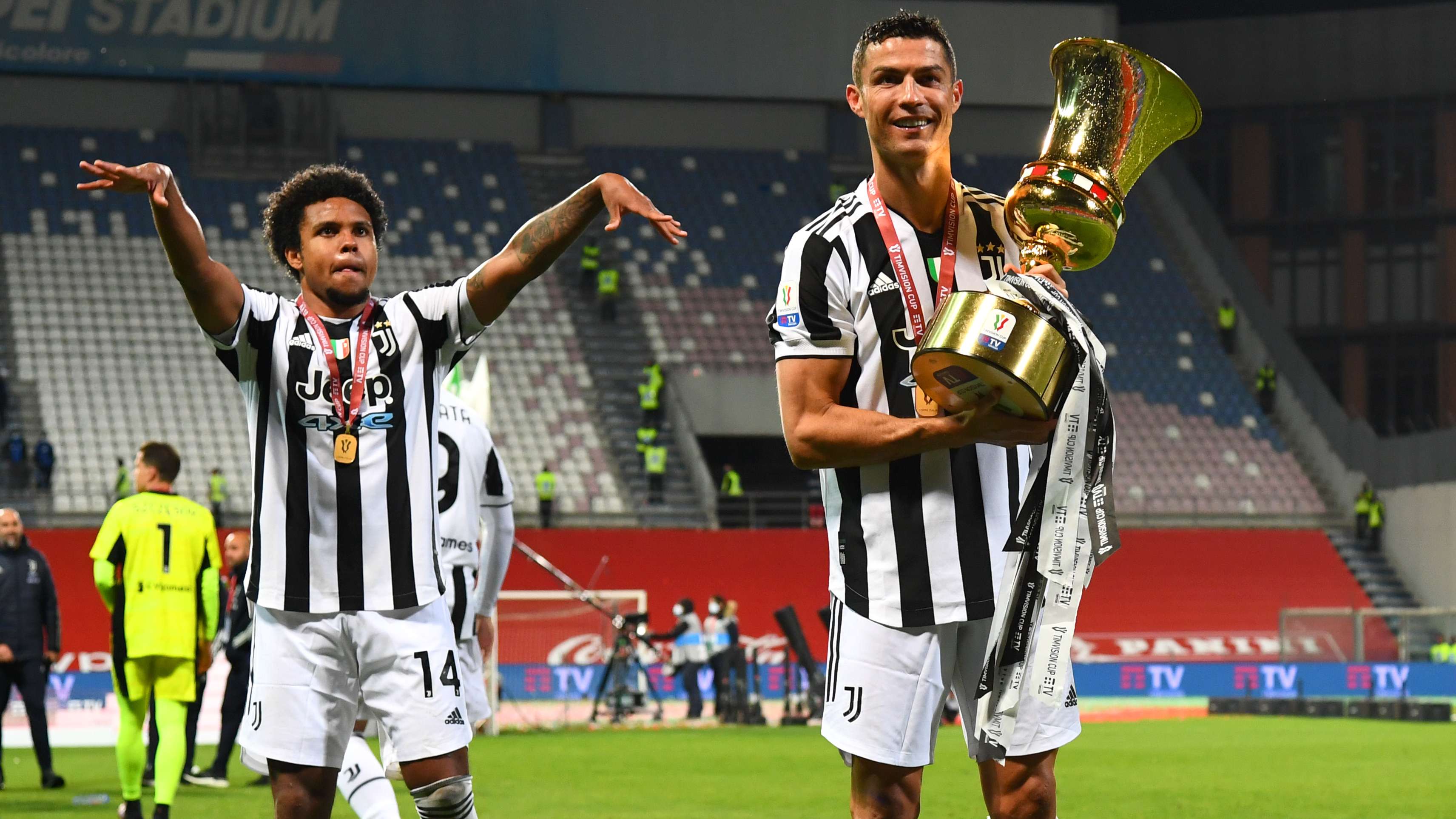 Messi & Ronaldo IN! McKennie picks his dream five-a-side team  