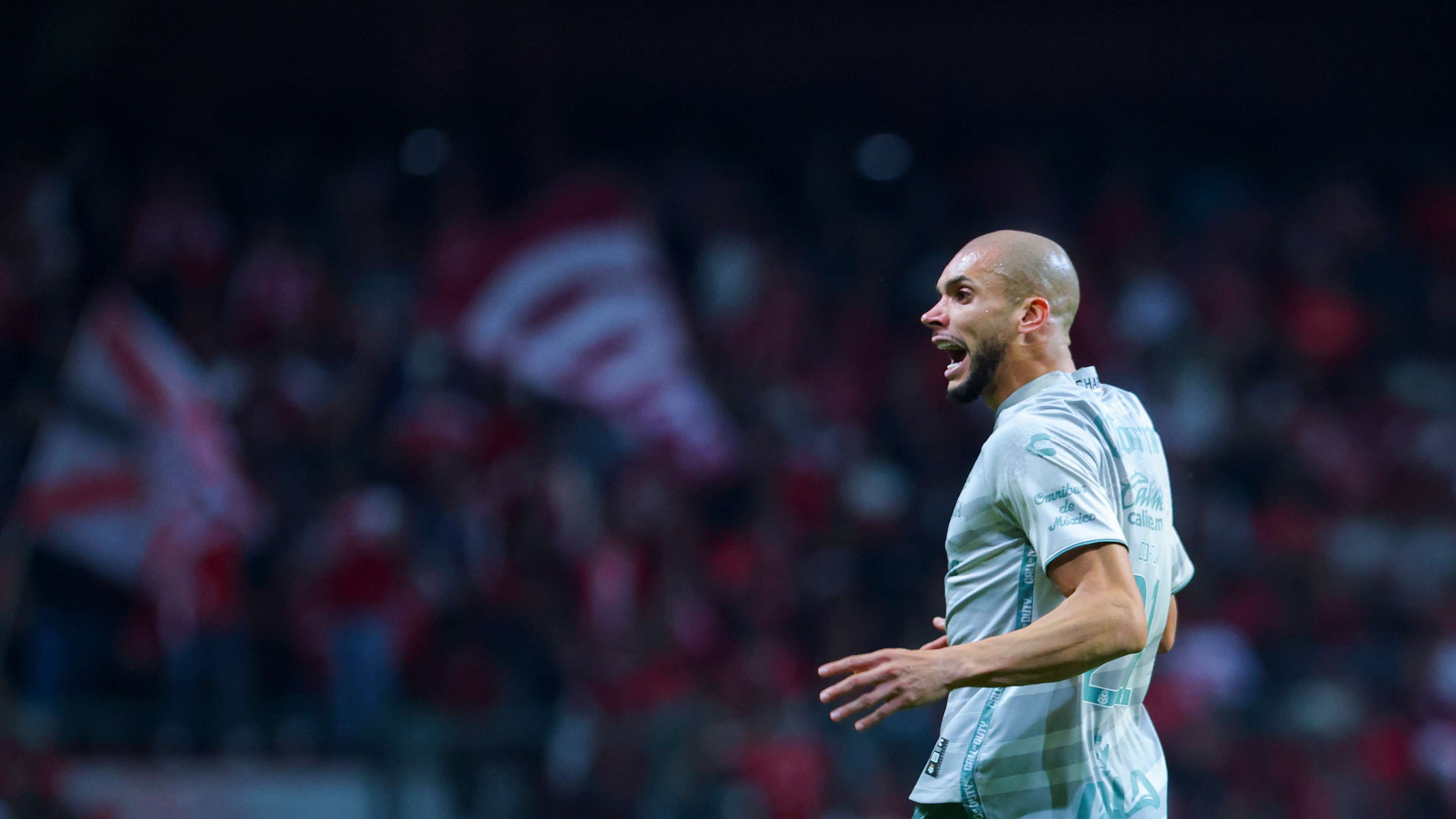 WATCH: Doria scores an incredible standing scorpion kick goal  