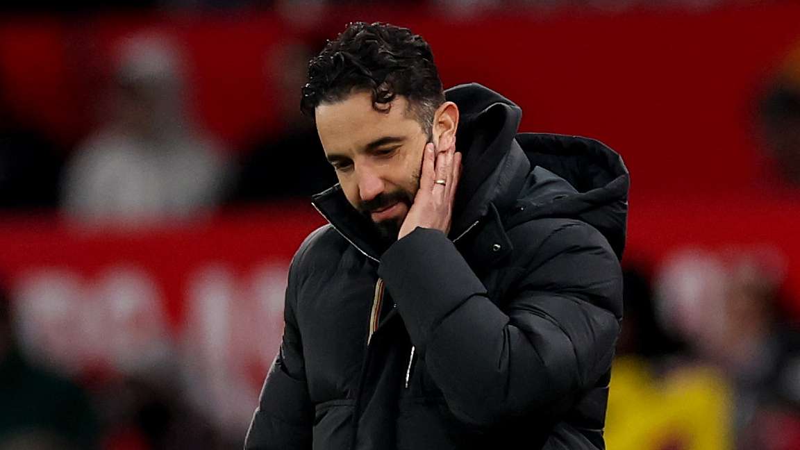 Amorim told he is DROWNING in 'sink or swim' situation at Man Utd   Amorim told he is DROWNING in 'sink or swim' situation at Man Utd