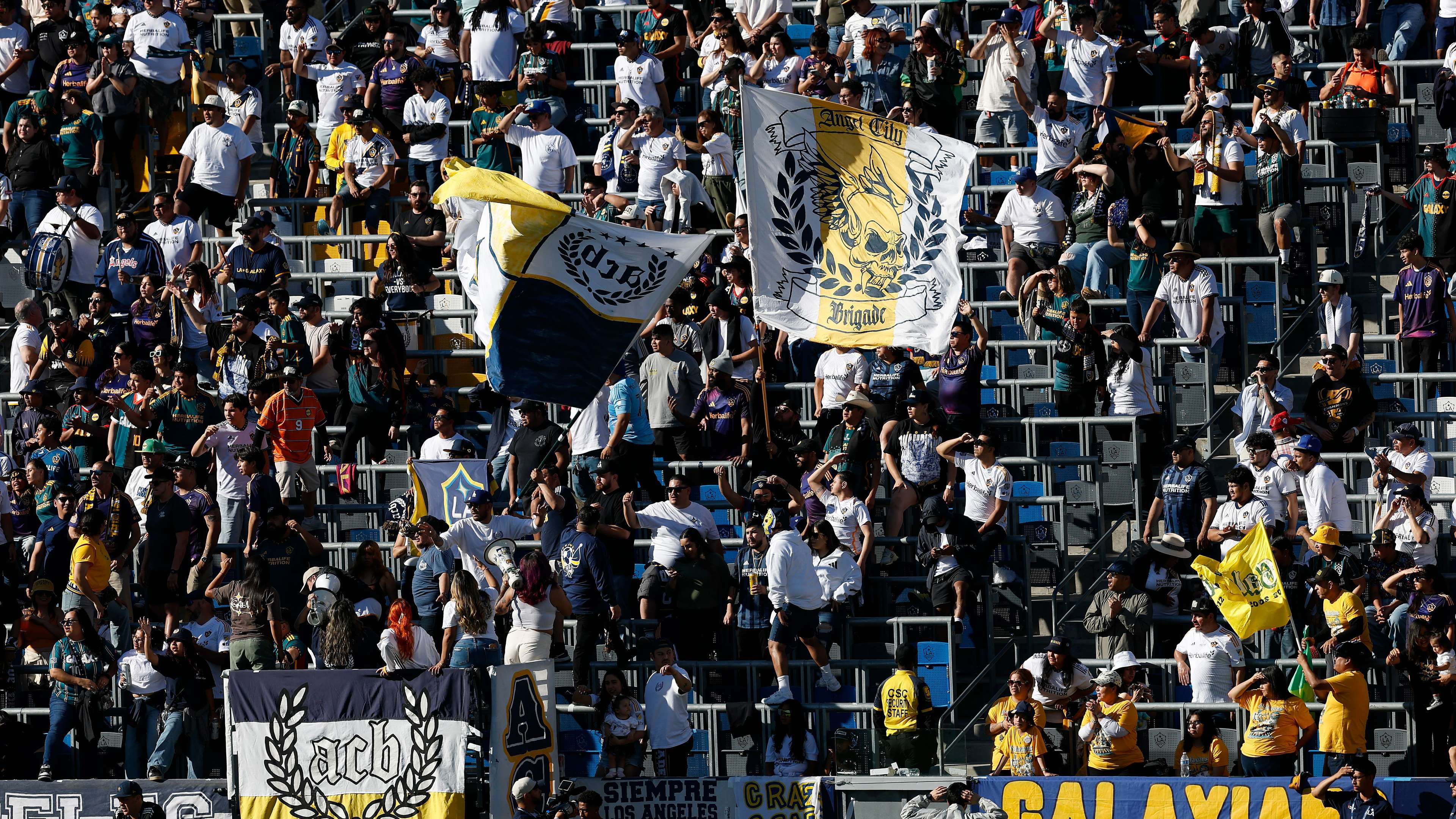 Harry Mack stuns LA Galaxy fans with pre-match rap show  