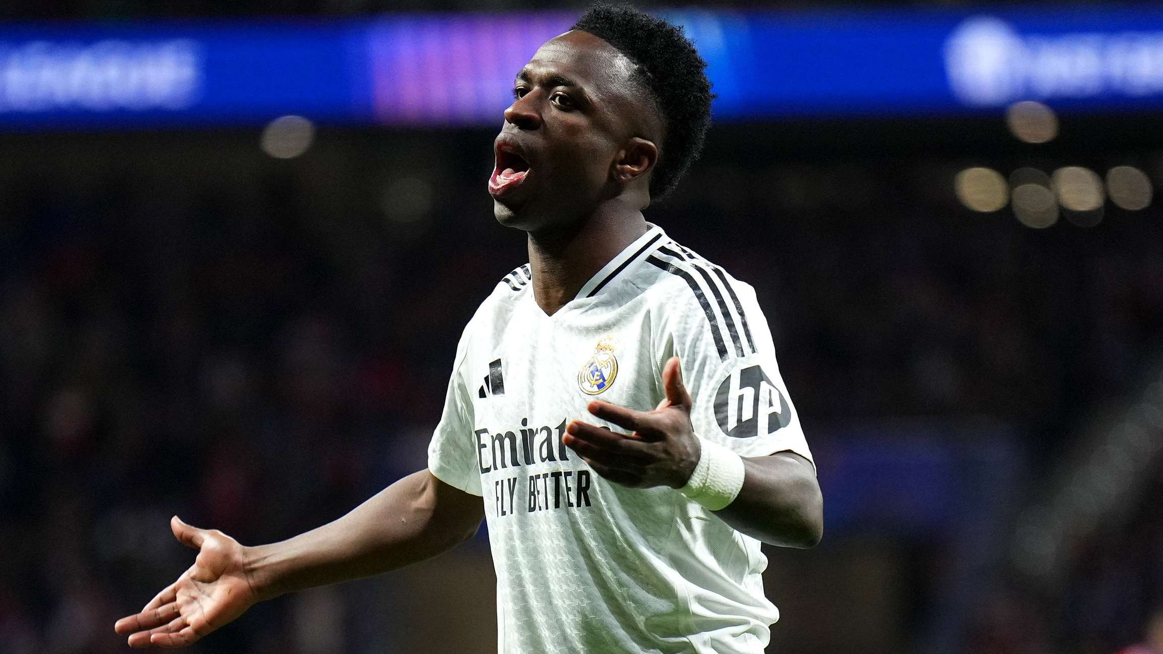 📽️ | Vini taunts Atleti fans with gesture after UCL win  