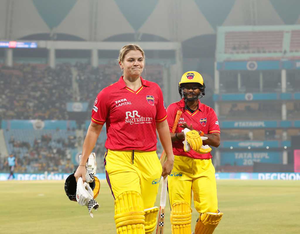 Voll powers record total, ends RCB's title defence  