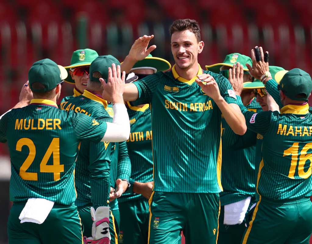 Bowlers, Klaasen and van der Dussen complete England rout  