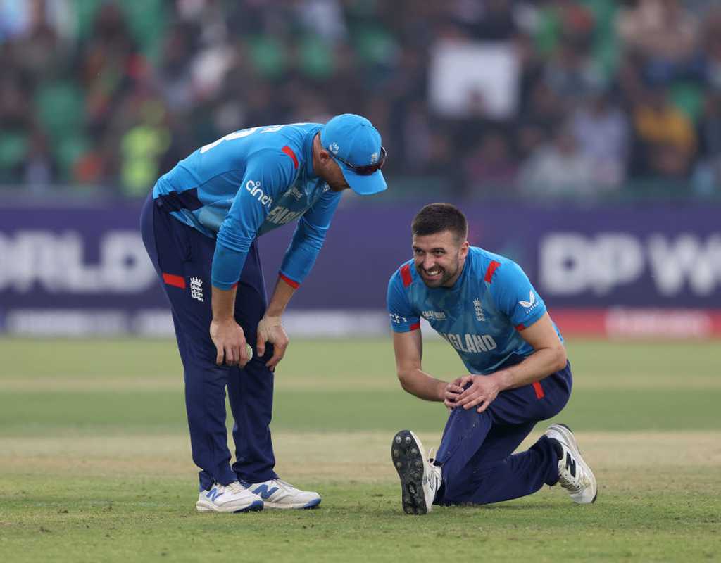 Mark Wood to miss four months of cricket after knee surgery  