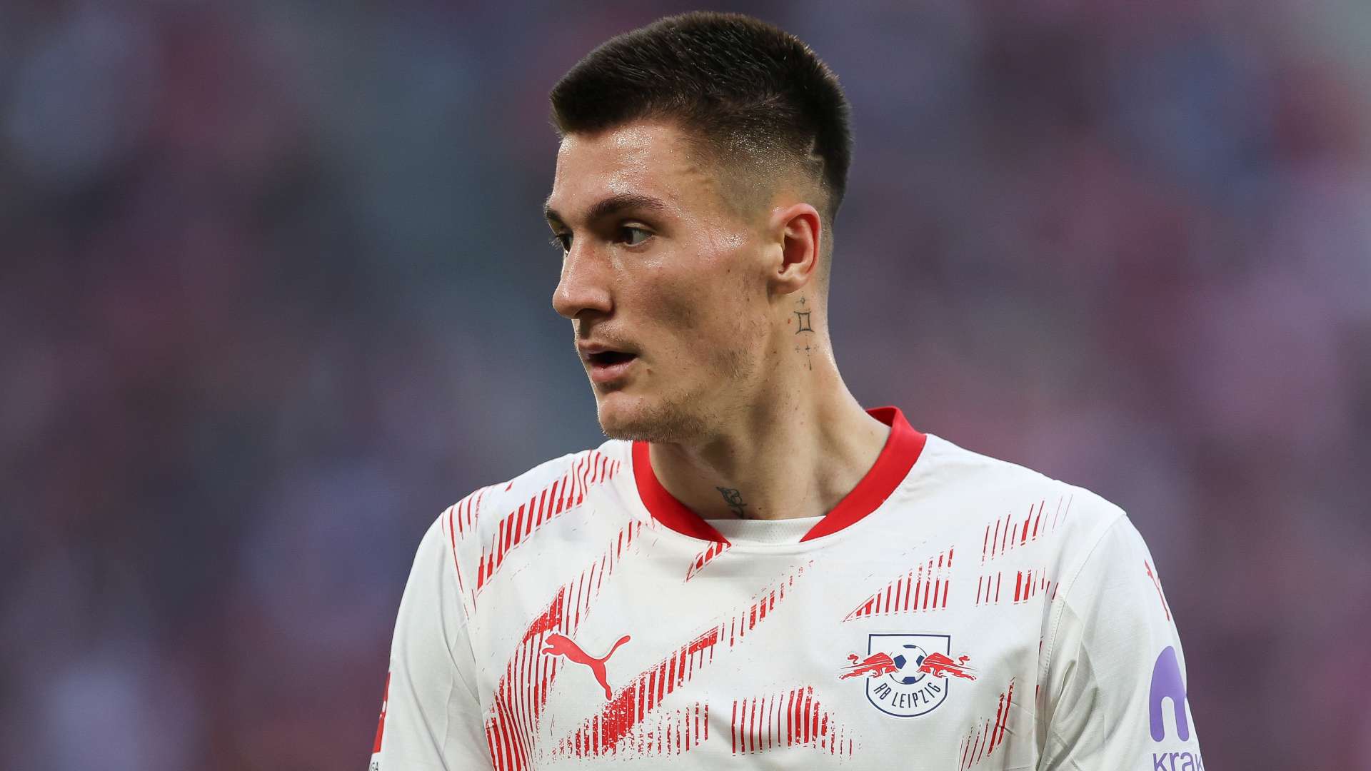 How much does Benjamin Sesko earn at RB Leipzig?  