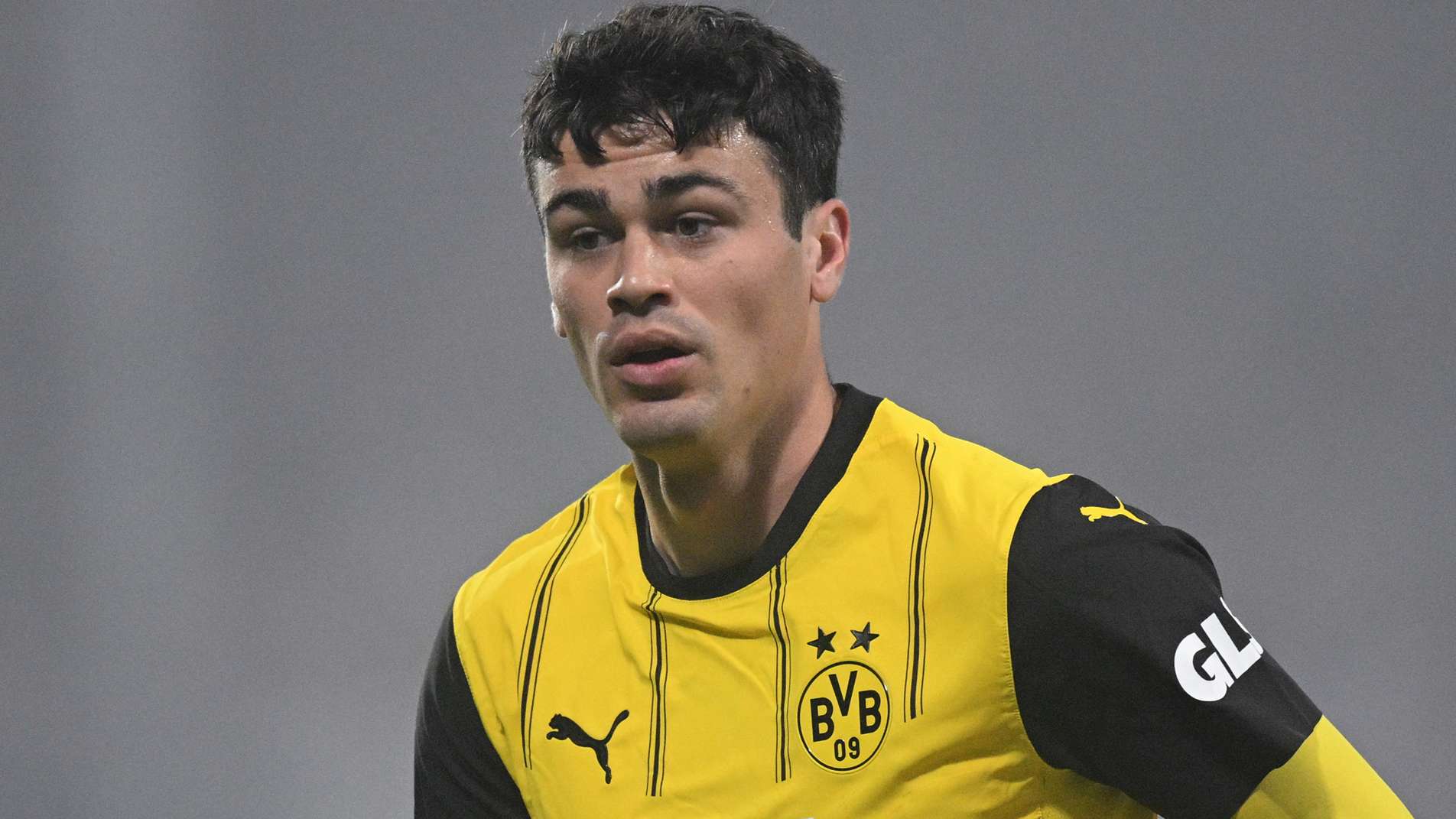 How much does Gio Reyna earn at Borussia Dortmund?  