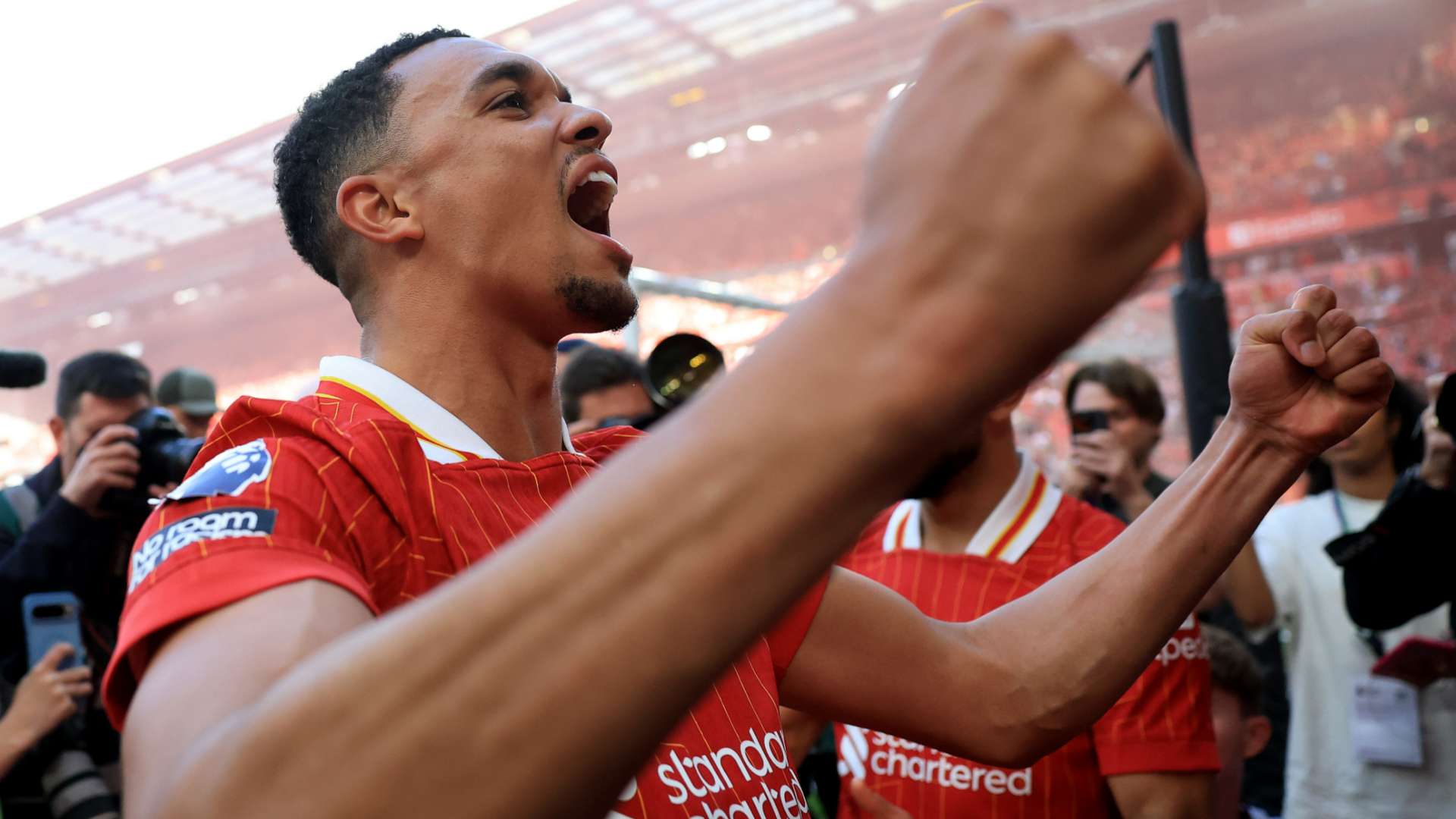 Alexander-Arnold sends Liverpool title message amid Real links  